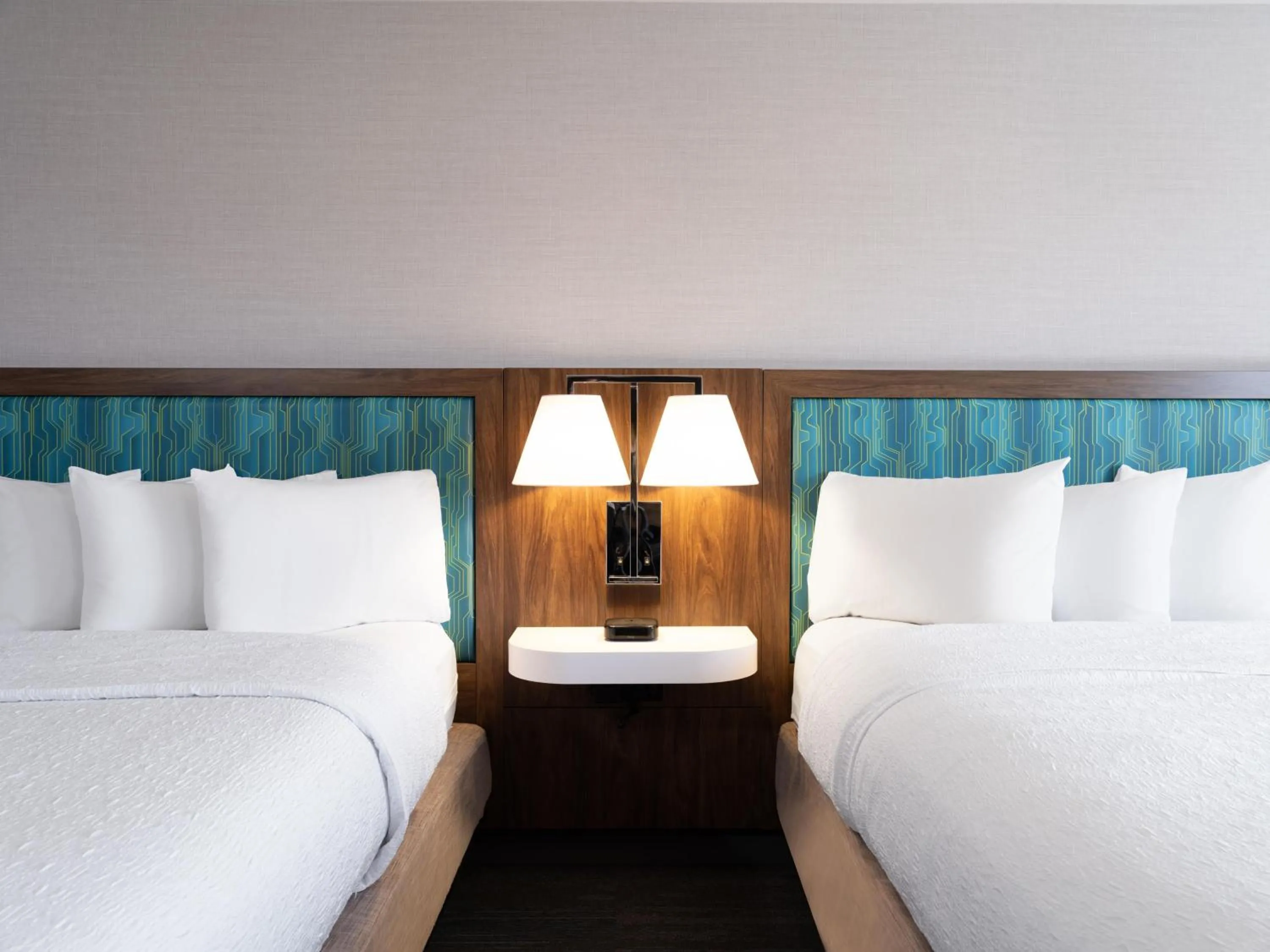 Bed in Hampton Inn & Suites Boise-Meridian