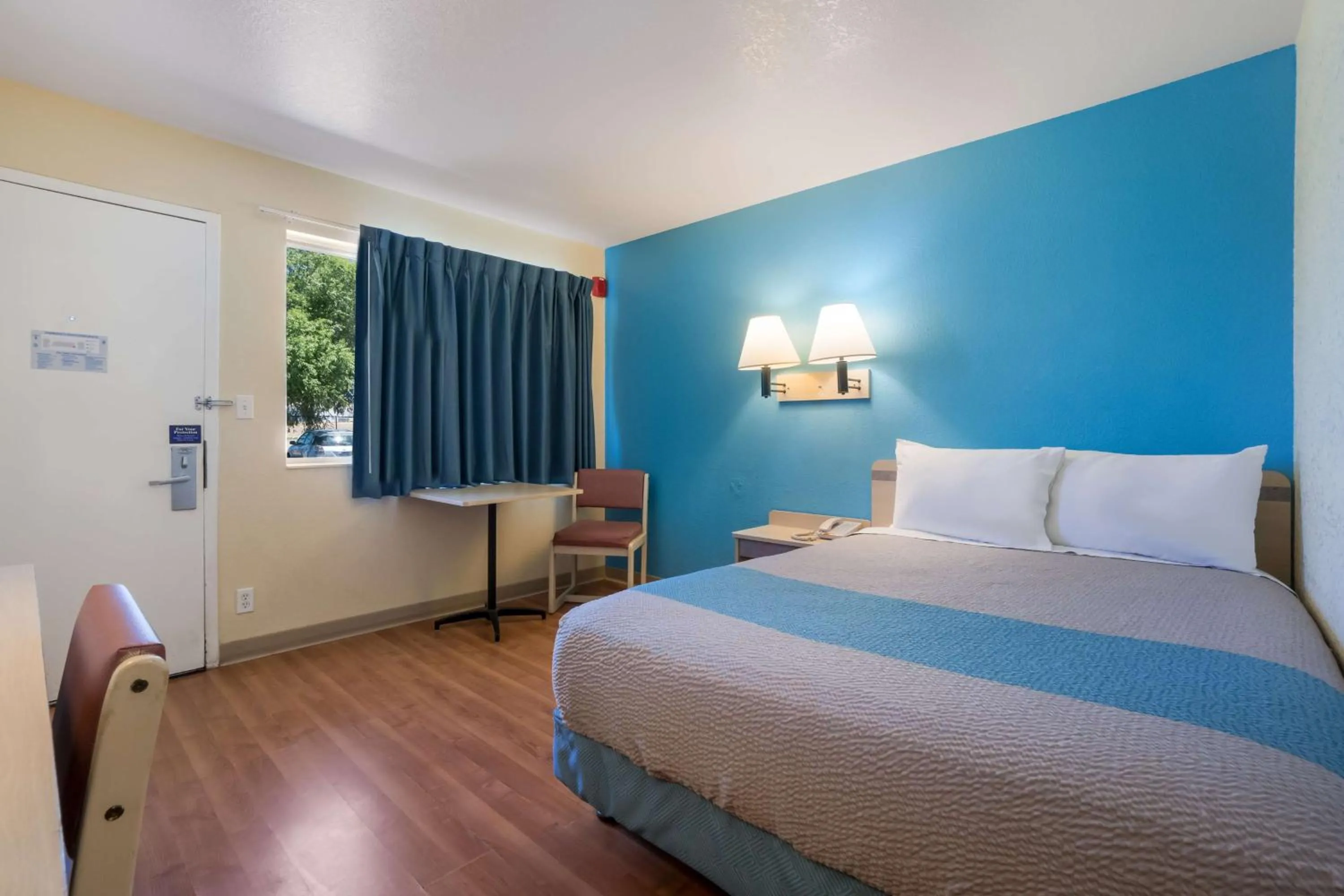 Deluxe Queen Room - single occupancy - Non-Smoking in Motel 6-Grand Junction, CO