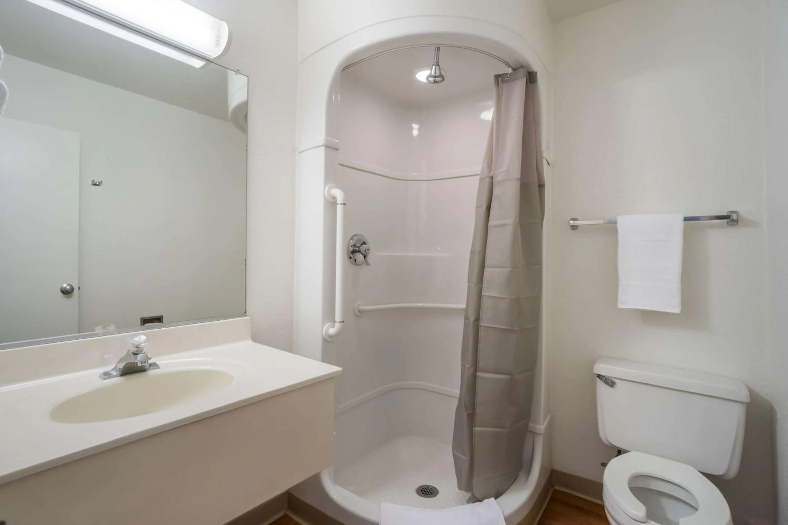 Bathroom in Motel 6-Grand Junction, CO