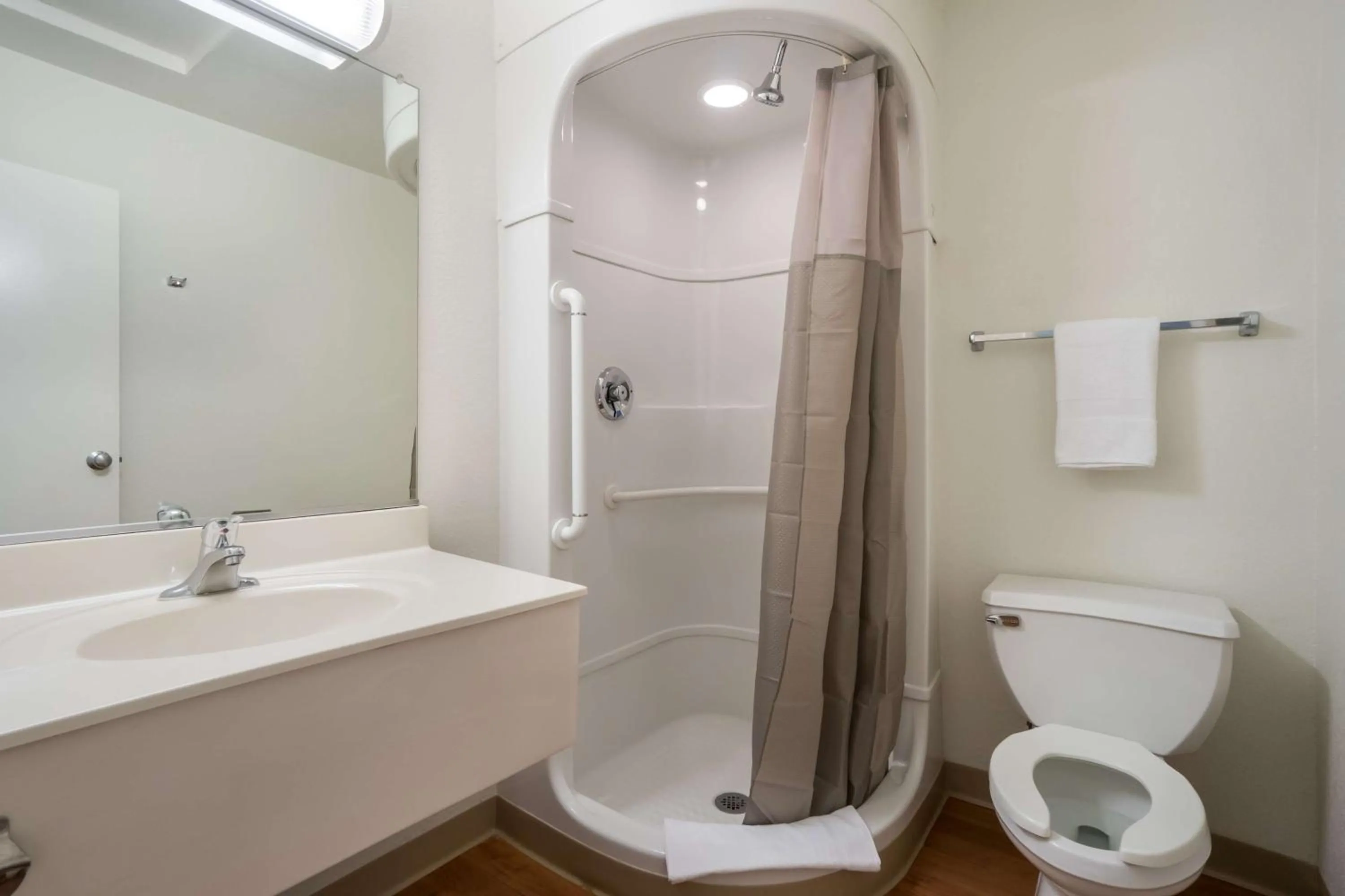 Bathroom in Motel 6-Grand Junction, CO