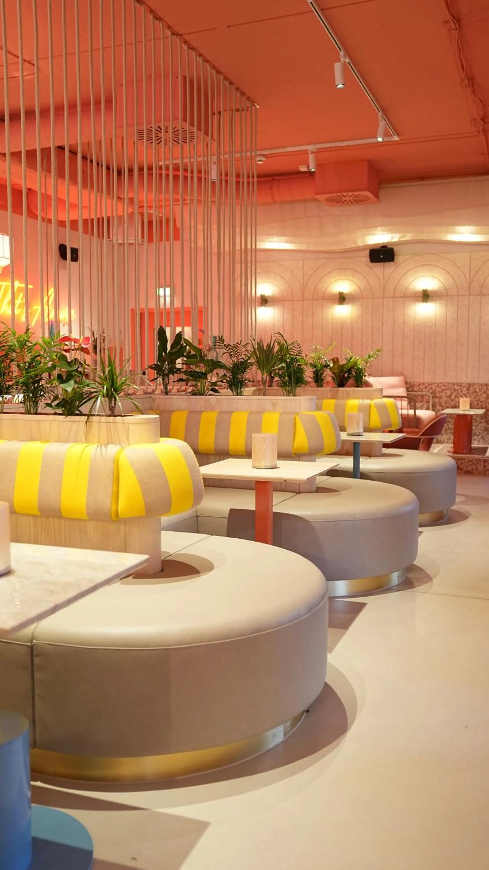 Lounge or bar in Beach Motel Heiligenhafen