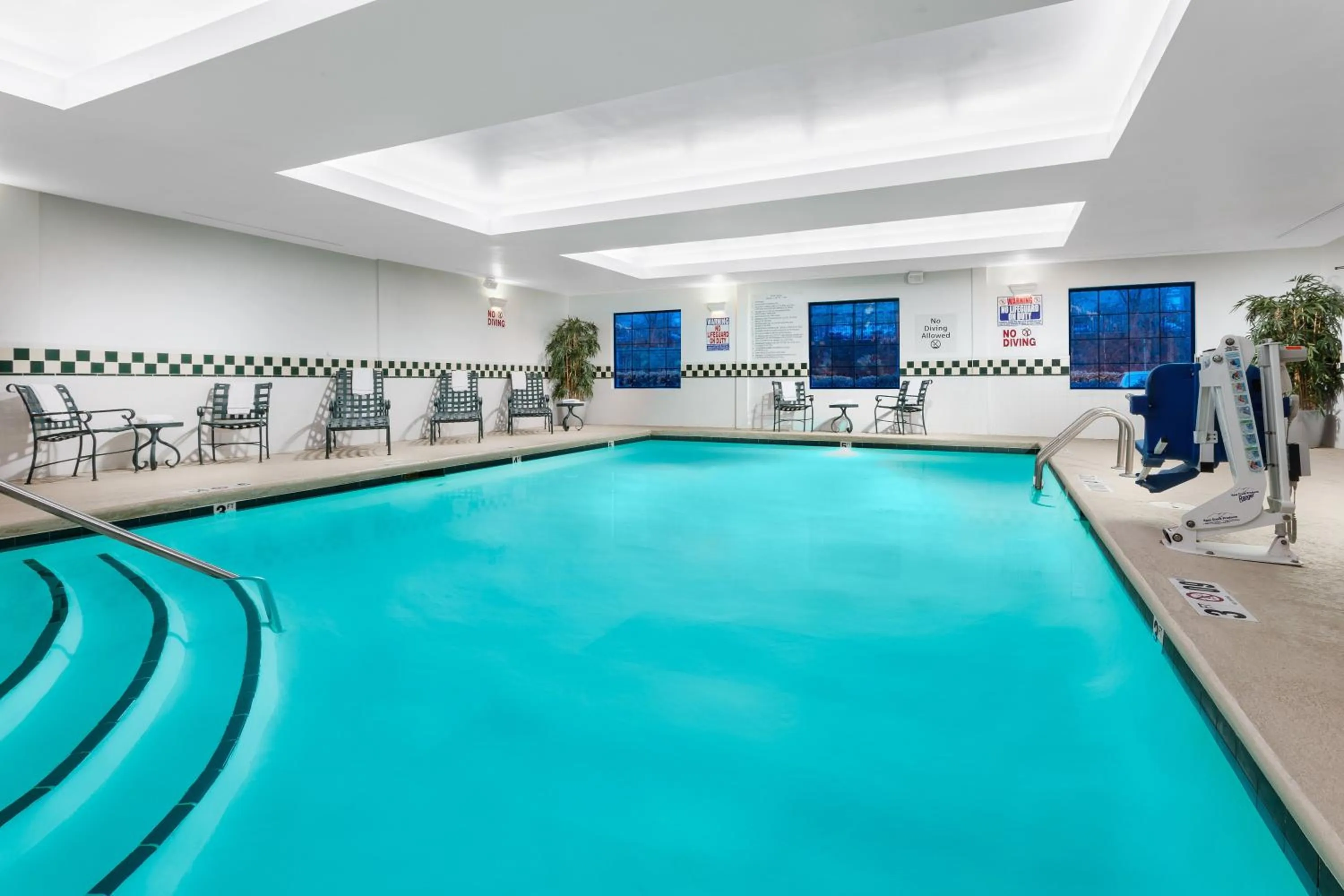 Swimming pool in Holiday Inn & Suites Raleigh Cary by IHG