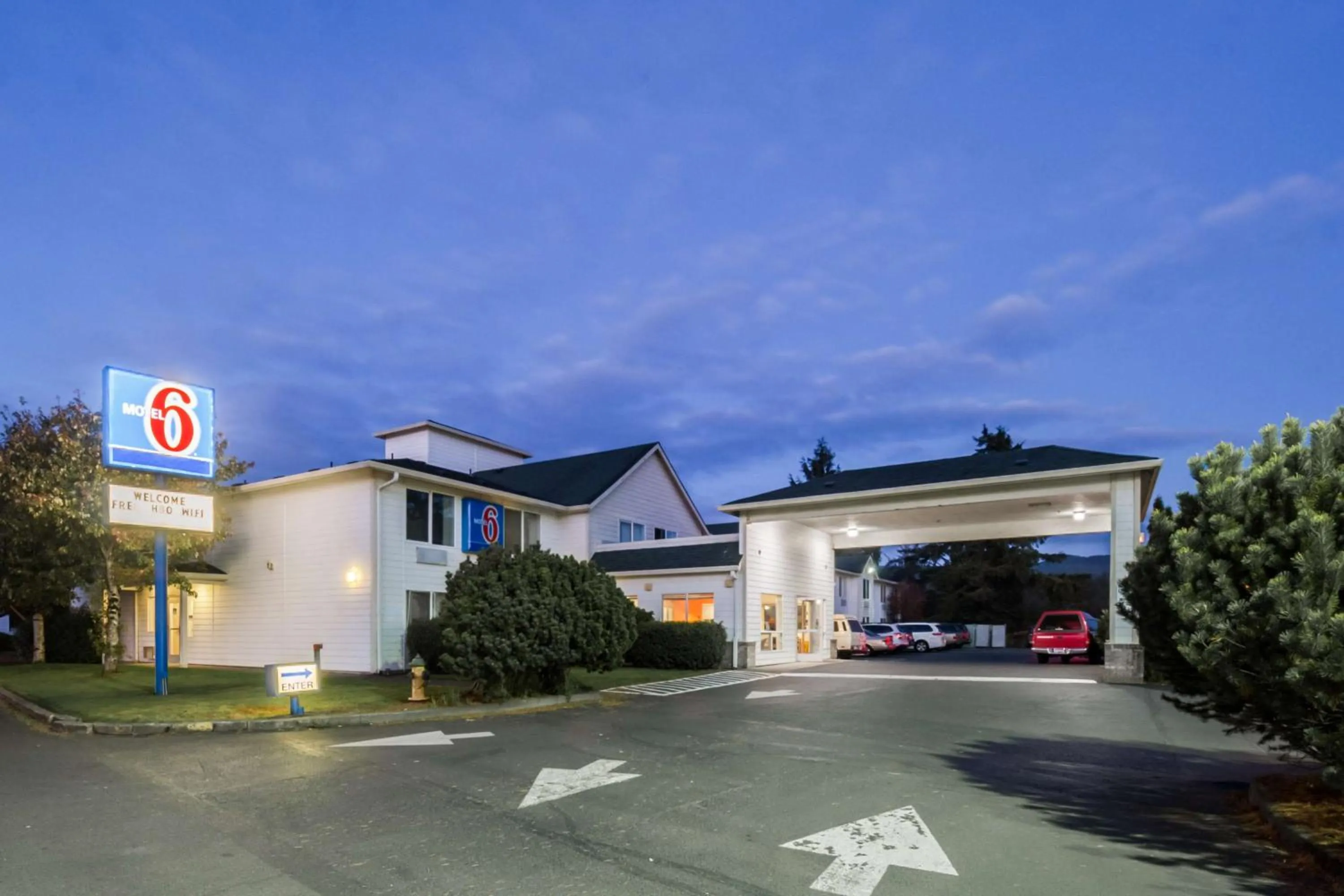 Property building in Motel 6-Seaside, OR