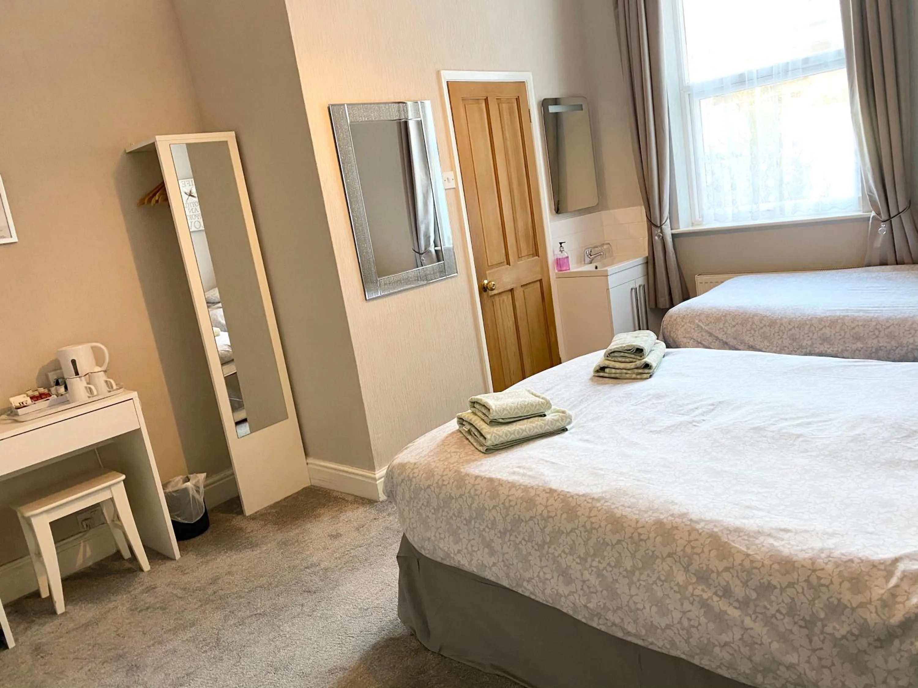 Bedroom, Bed in Friars Rest Guest House