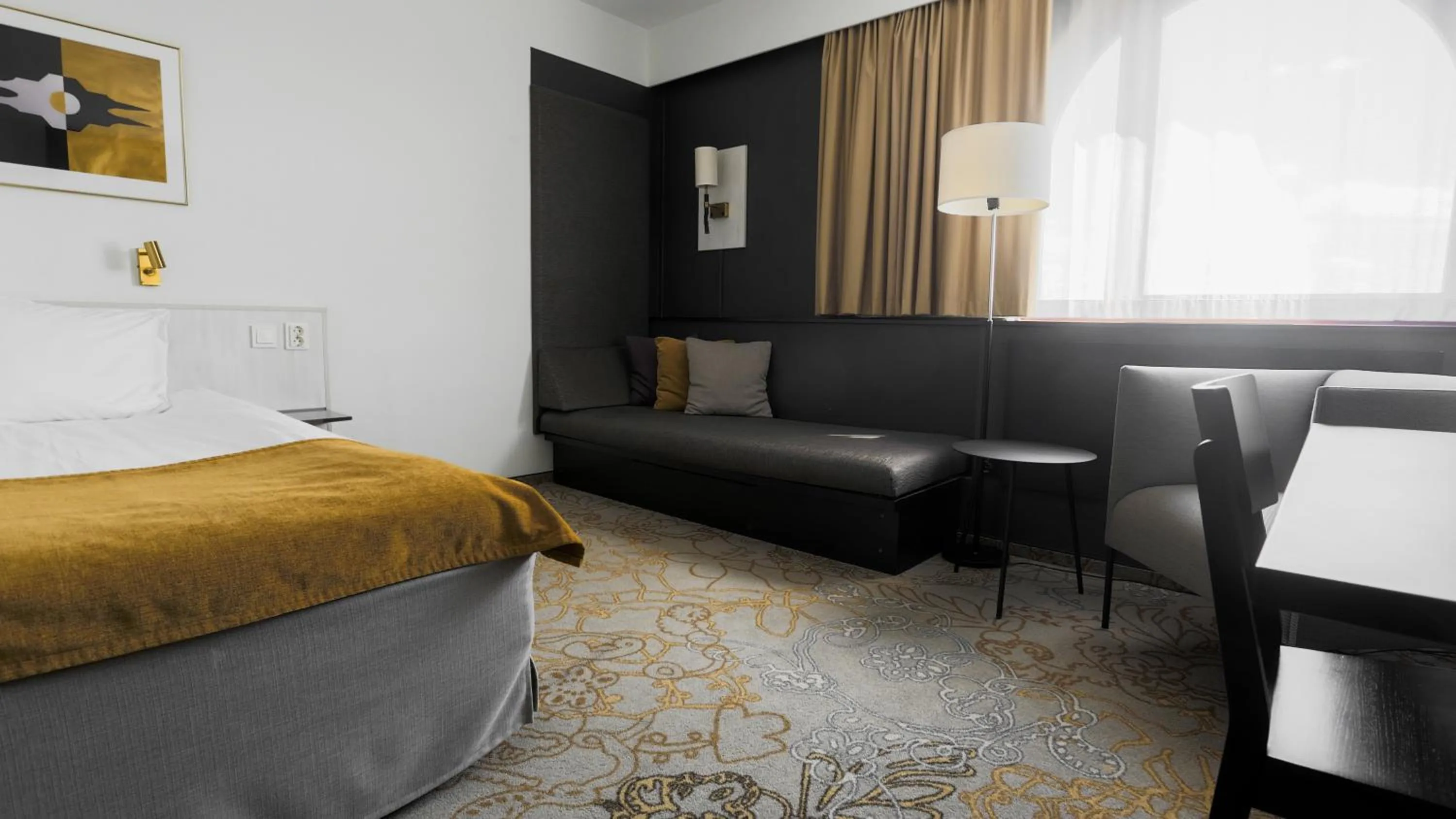 Photo of the whole room, Bed in Quality Hotel Royal Corner