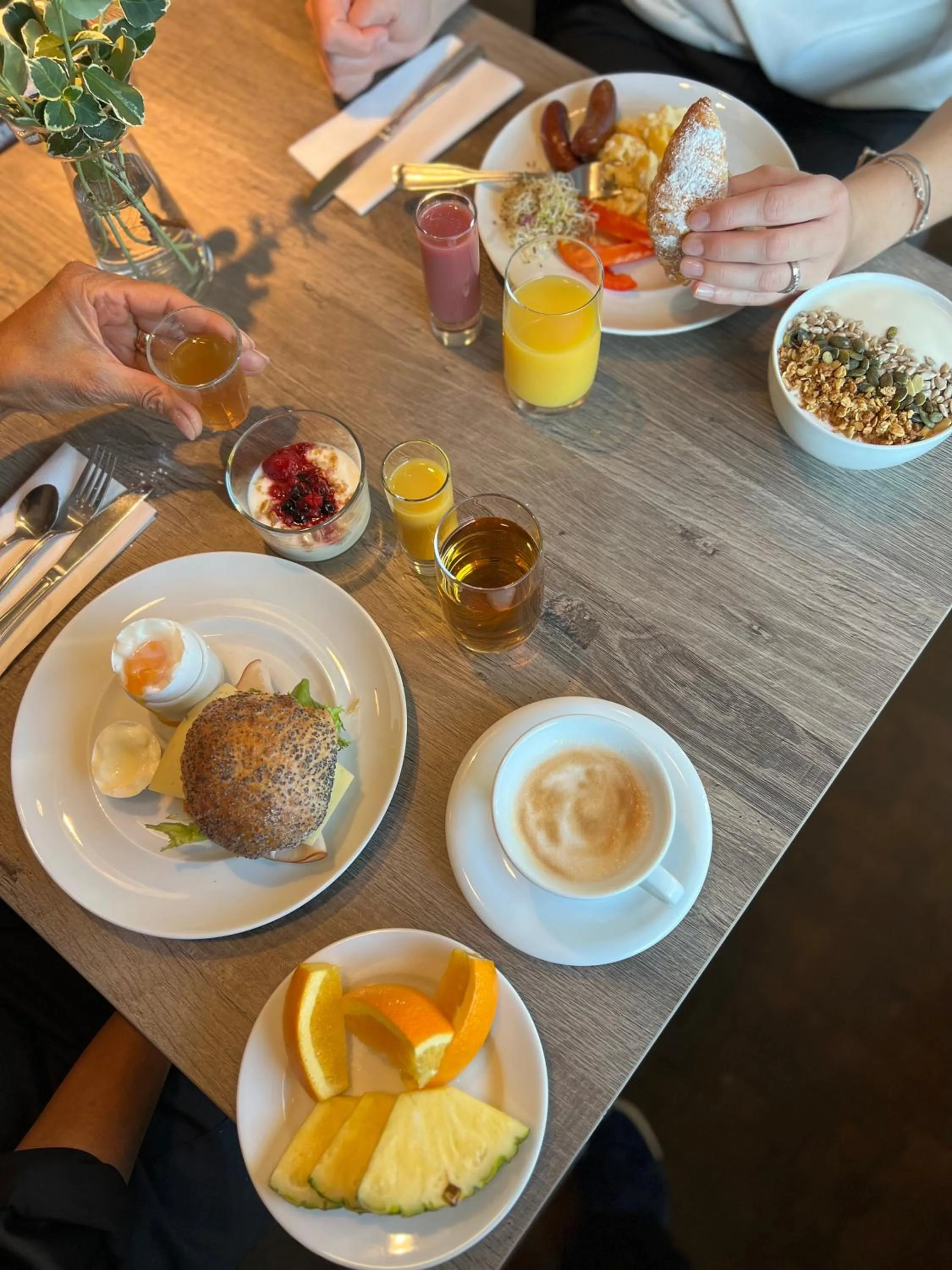 Breakfast in Quality Hotel Royal Corner