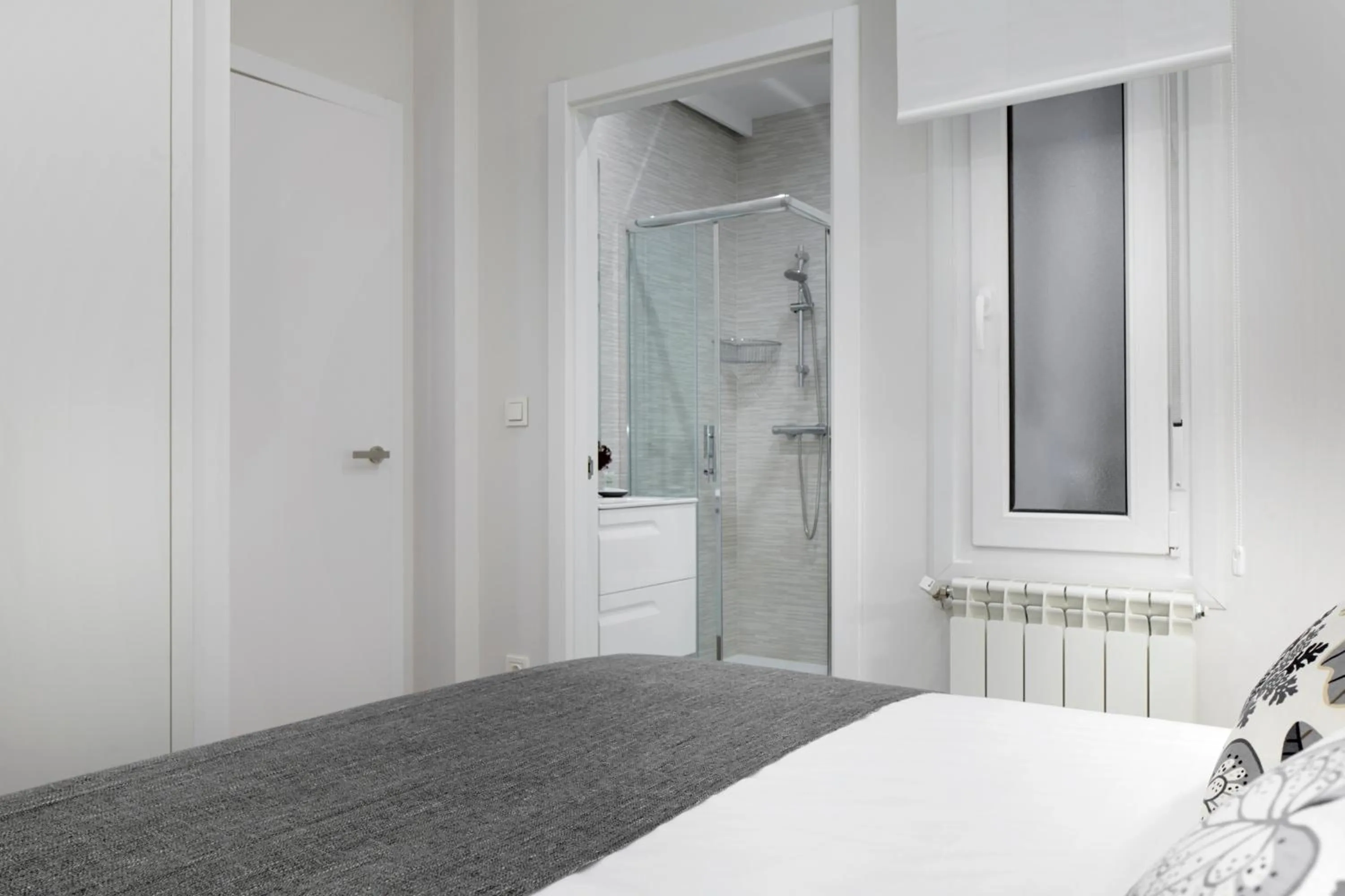 Bathroom, Bed in Oteiza by FeelFree Rentals