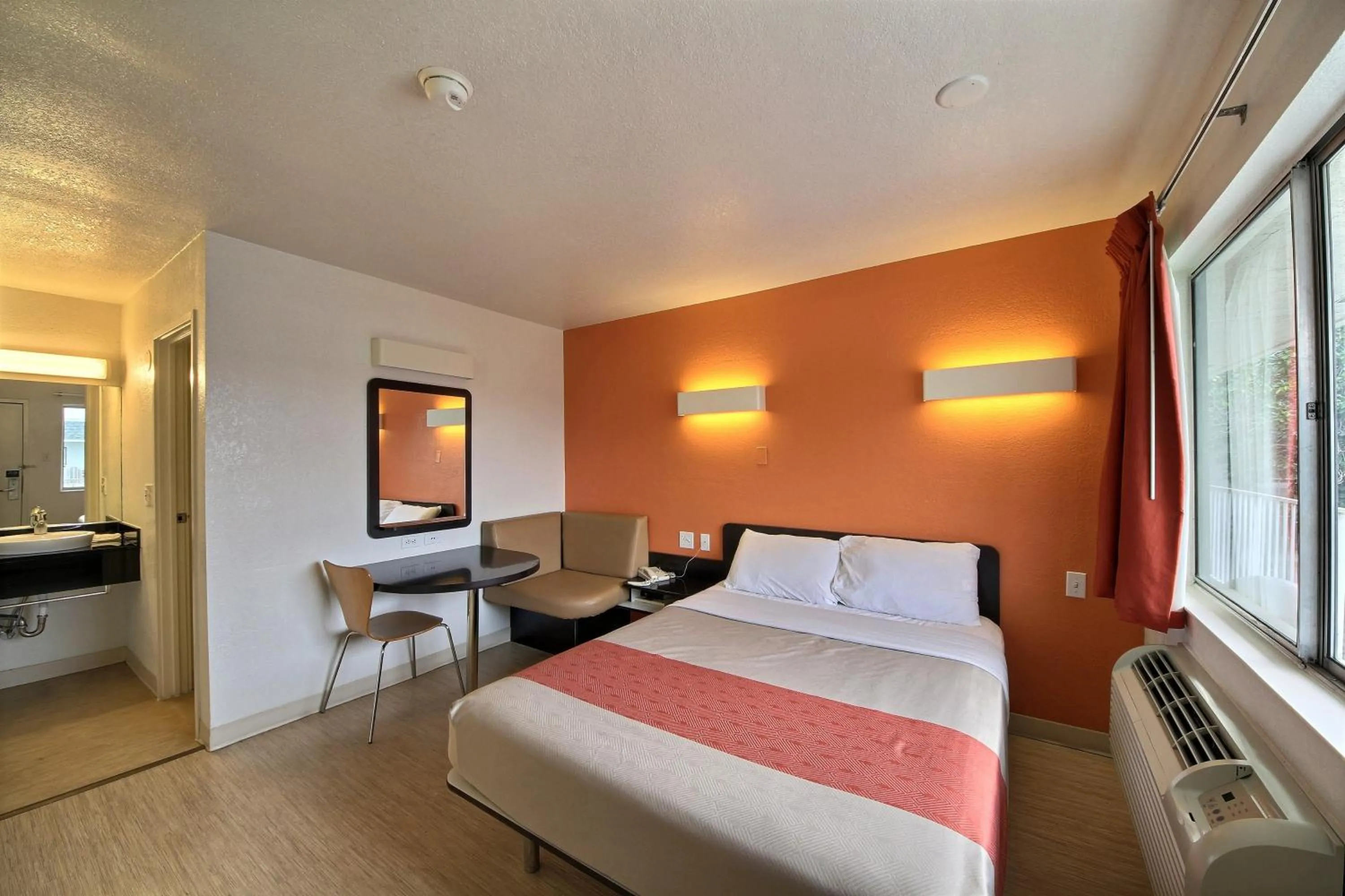 Bedroom, Bed in Motel 6-San Marcos, TX