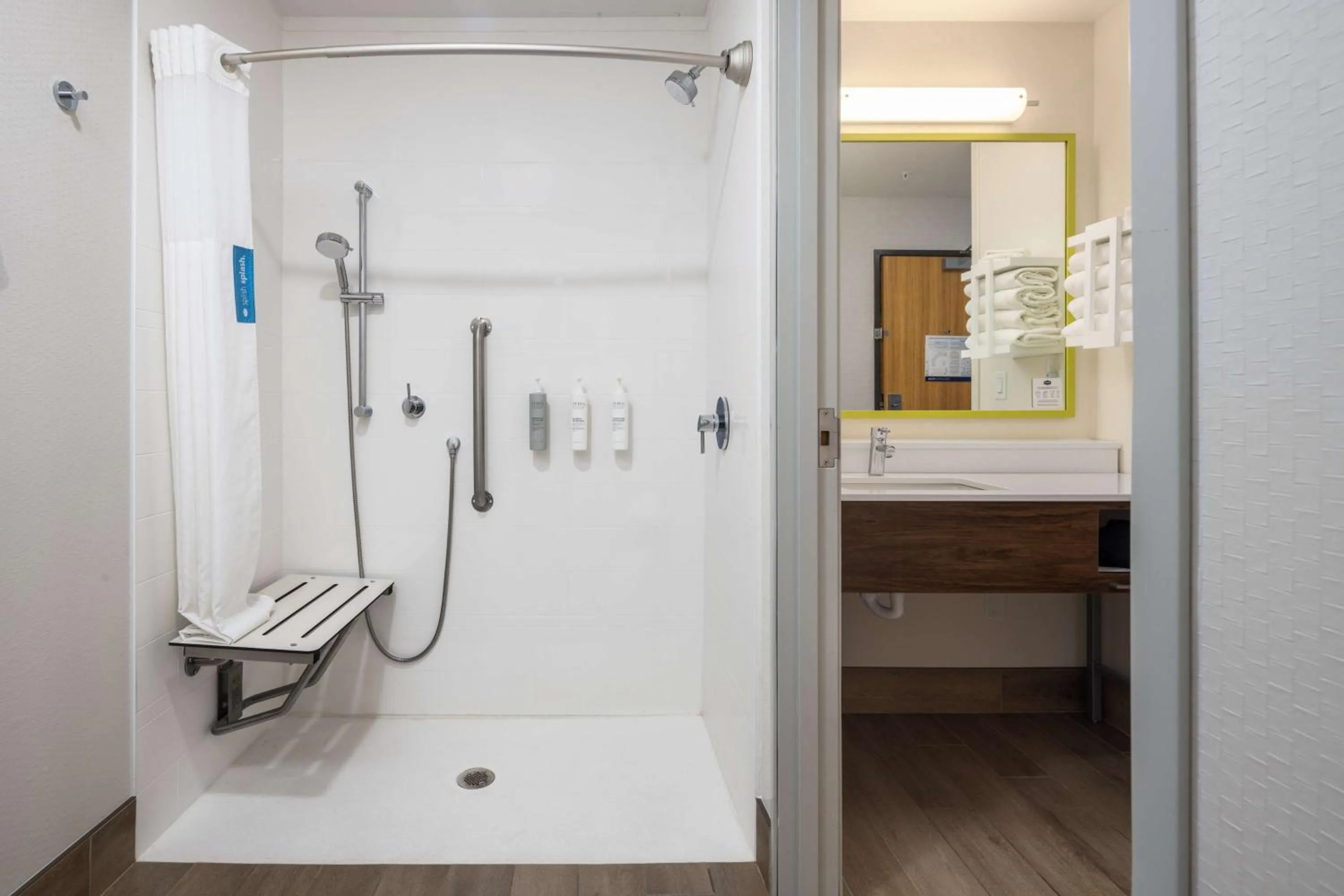 Bathroom in Hampton Inn Kalispell