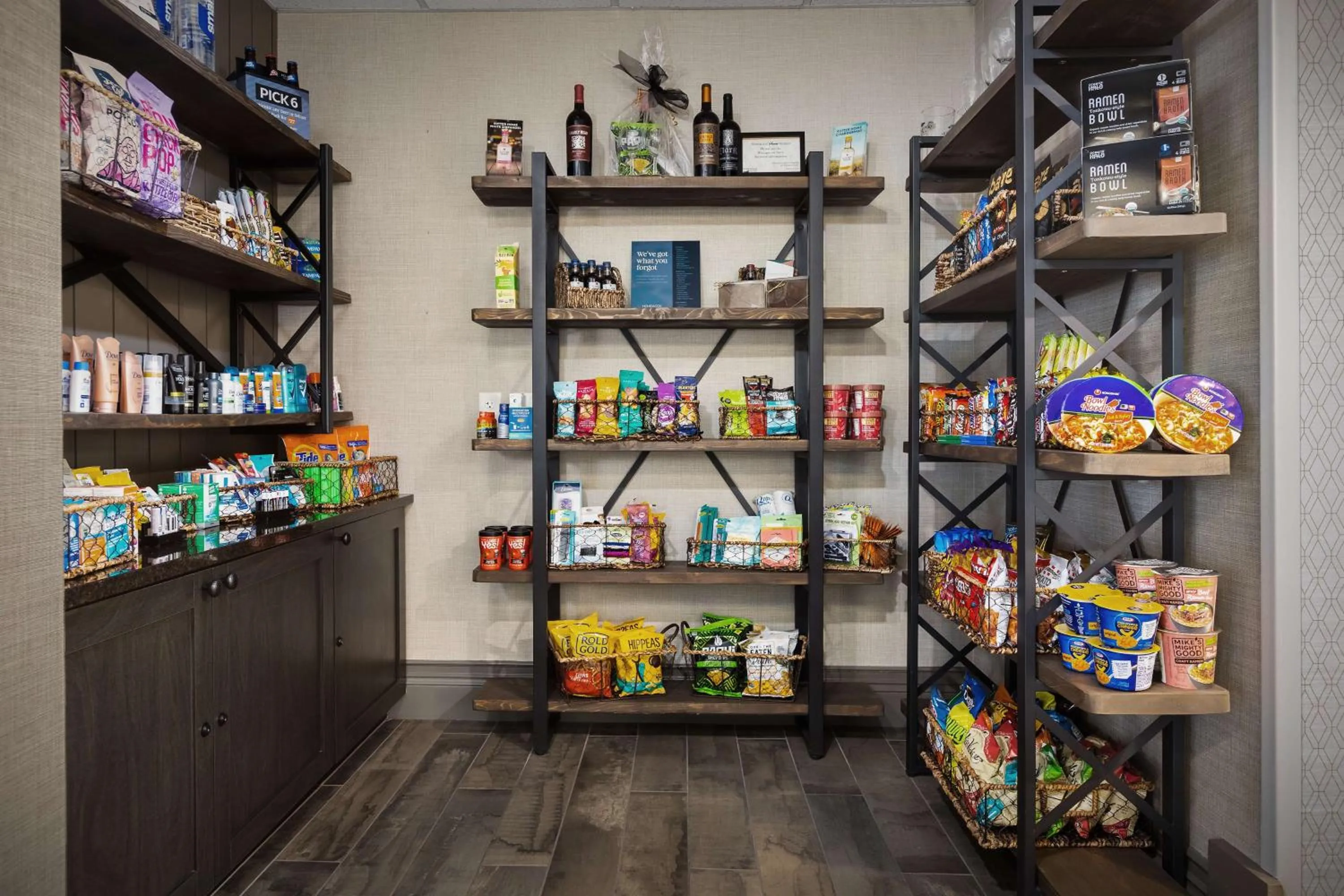 Restaurant/places to eat in Homewood Suites by Hilton at The Waterfront