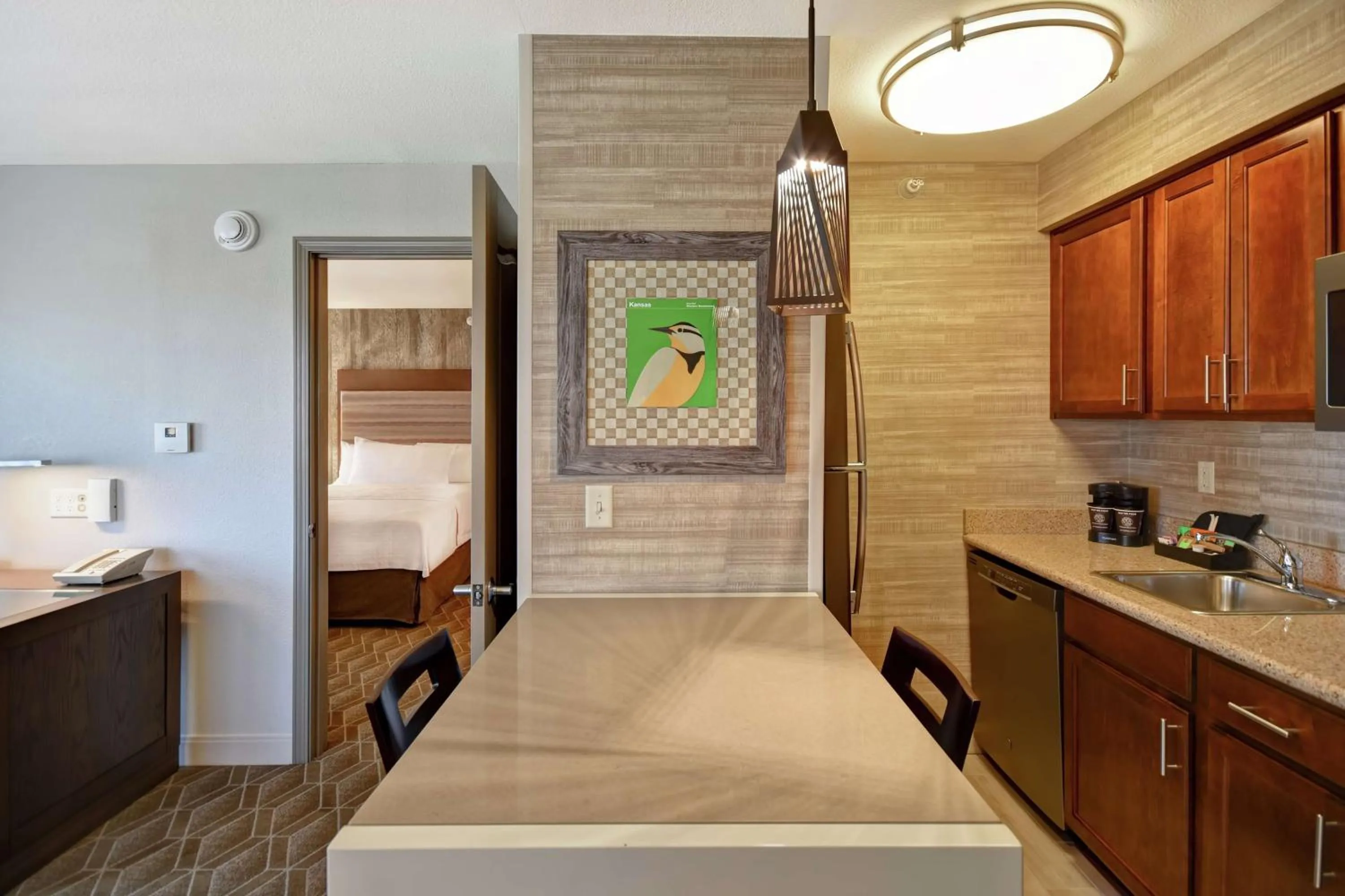 Kitchen or kitchenette, Bed in Homewood Suites by Hilton at The Waterfront