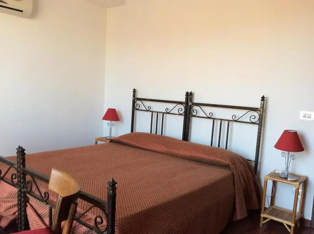 Deluxe Double Room with Balcony - single occupancy in B&B Domus Candida Deluxe Double Room with Balcony - single occupancy in B&B Domus Candida