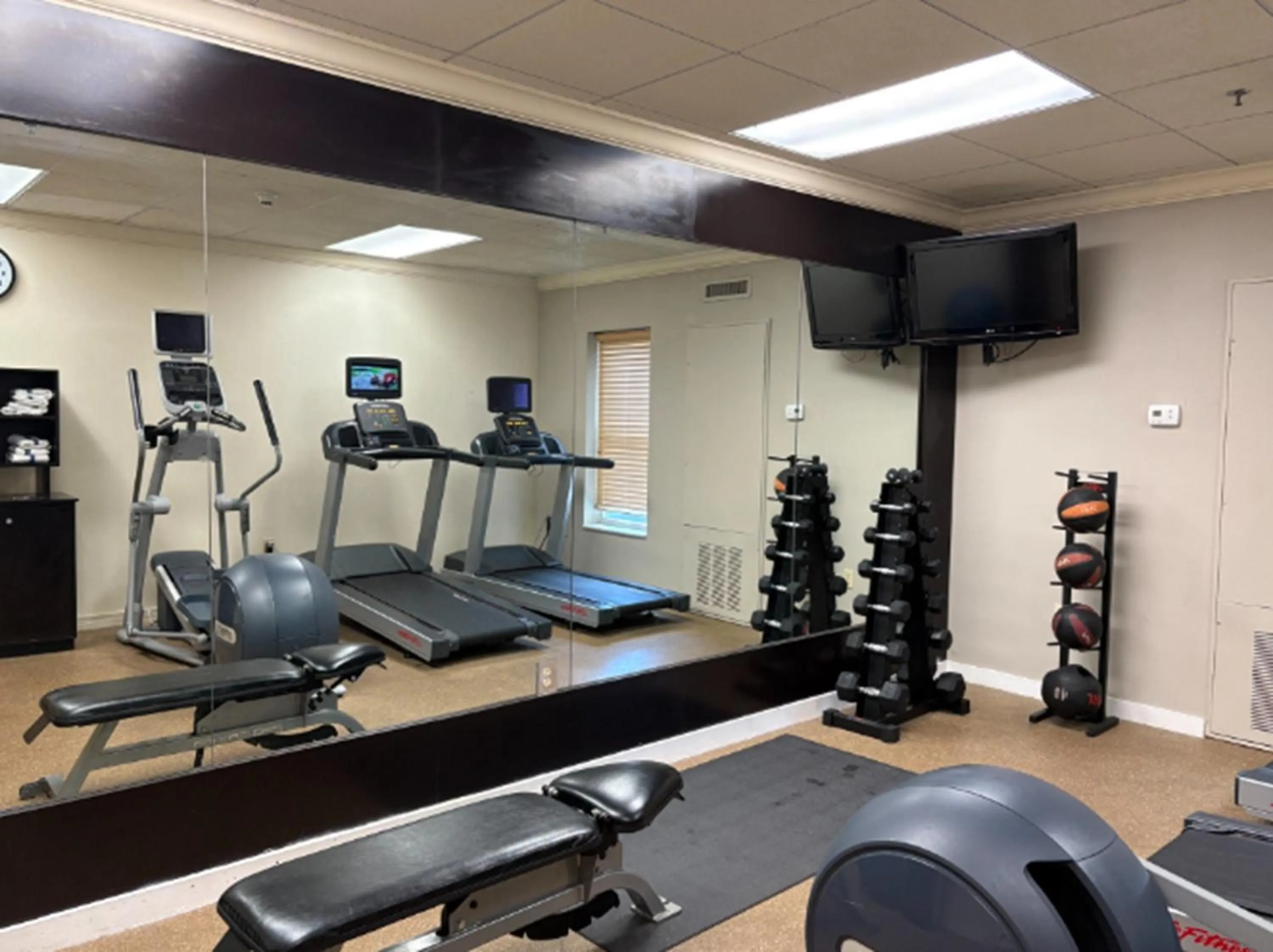 Spa and wellness centre/facilities in Pensacola Suites Hotel