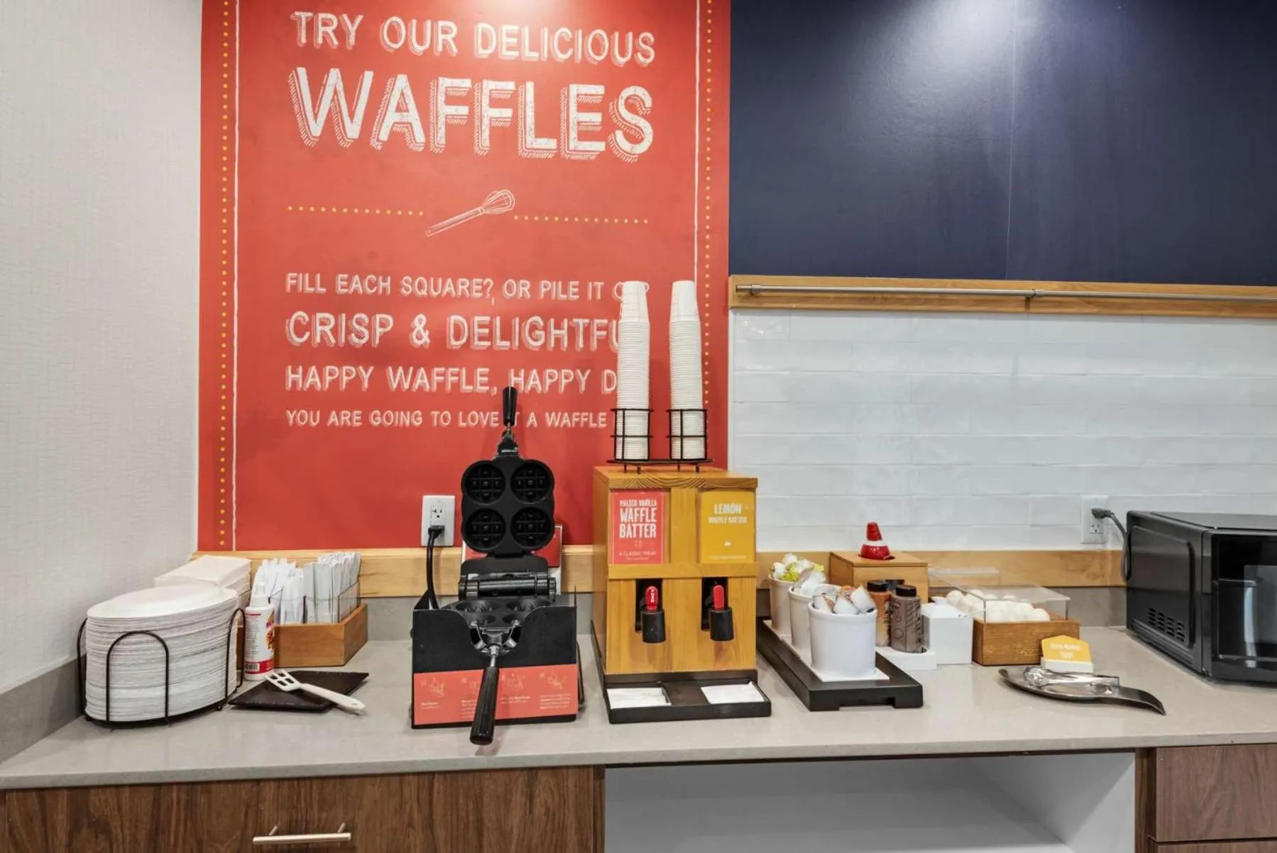 Breakfast in Hampton Inn & Suites Pensacola I-10 N at University Town Plaza