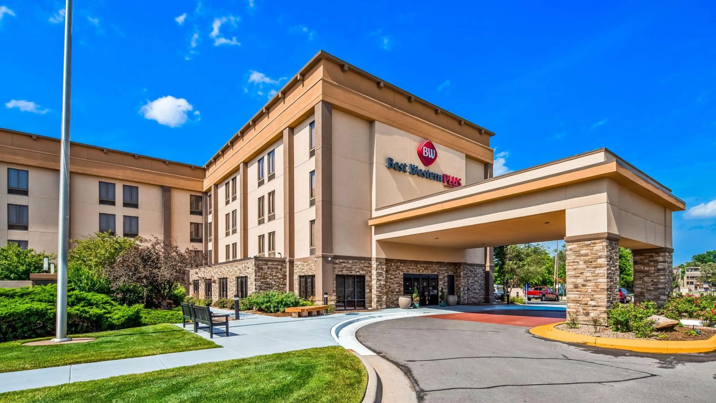 Property building in Best Western Plus Wichita West Airport Inn