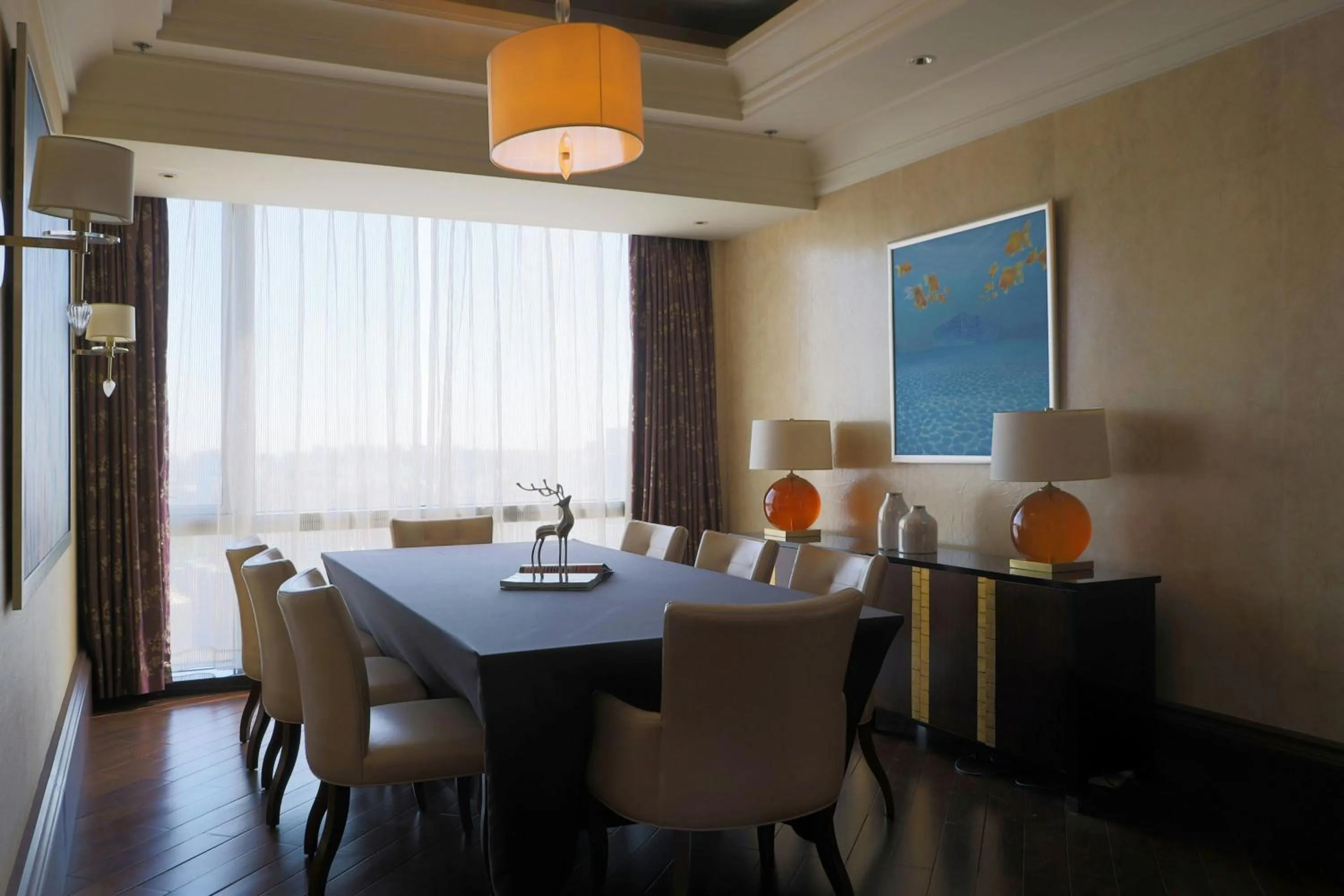 Bedroom in Renaissance Beijing Capital Hotel