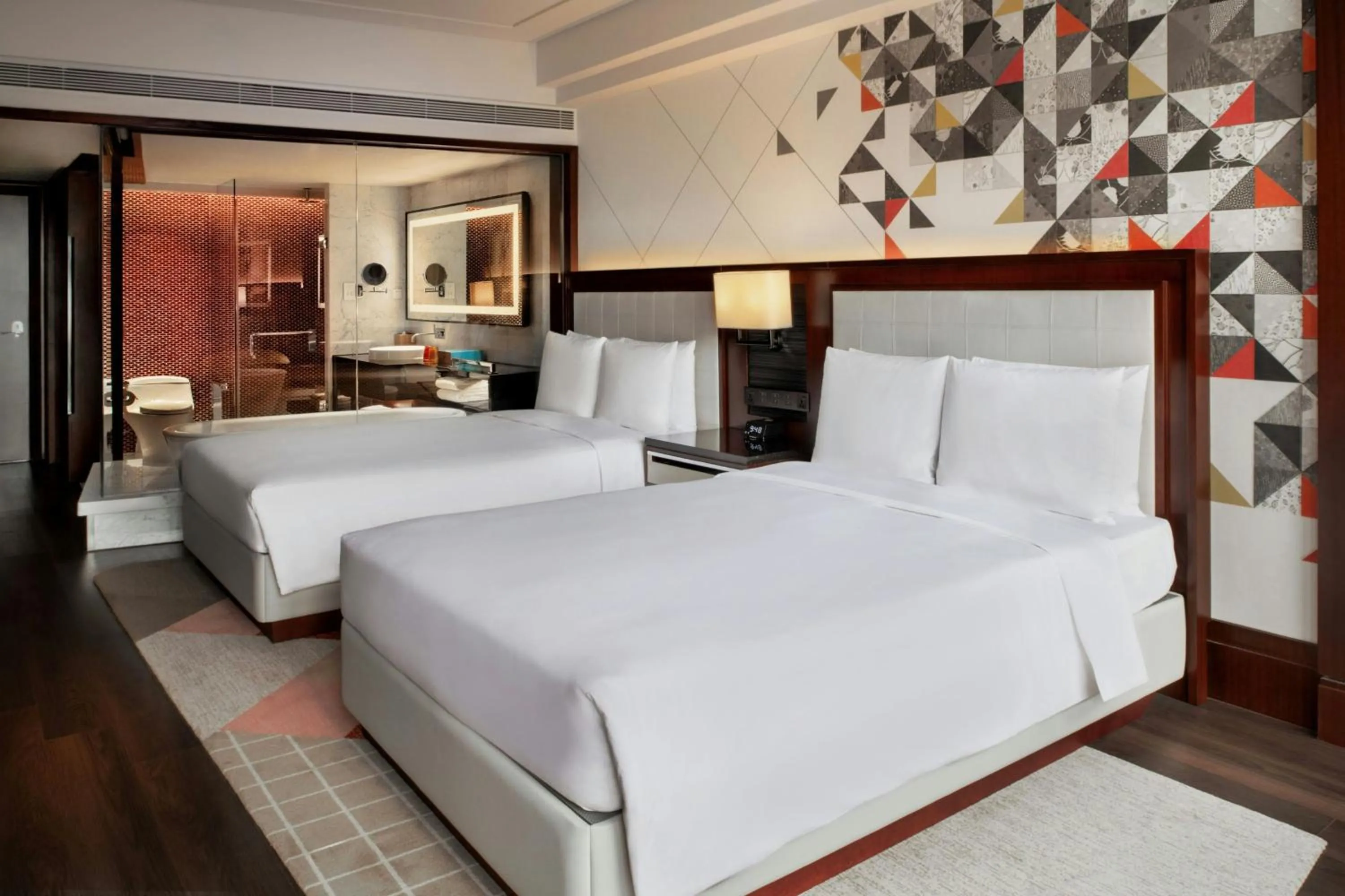 Photo of the whole room, Bed in Renaissance Beijing Capital Hotel