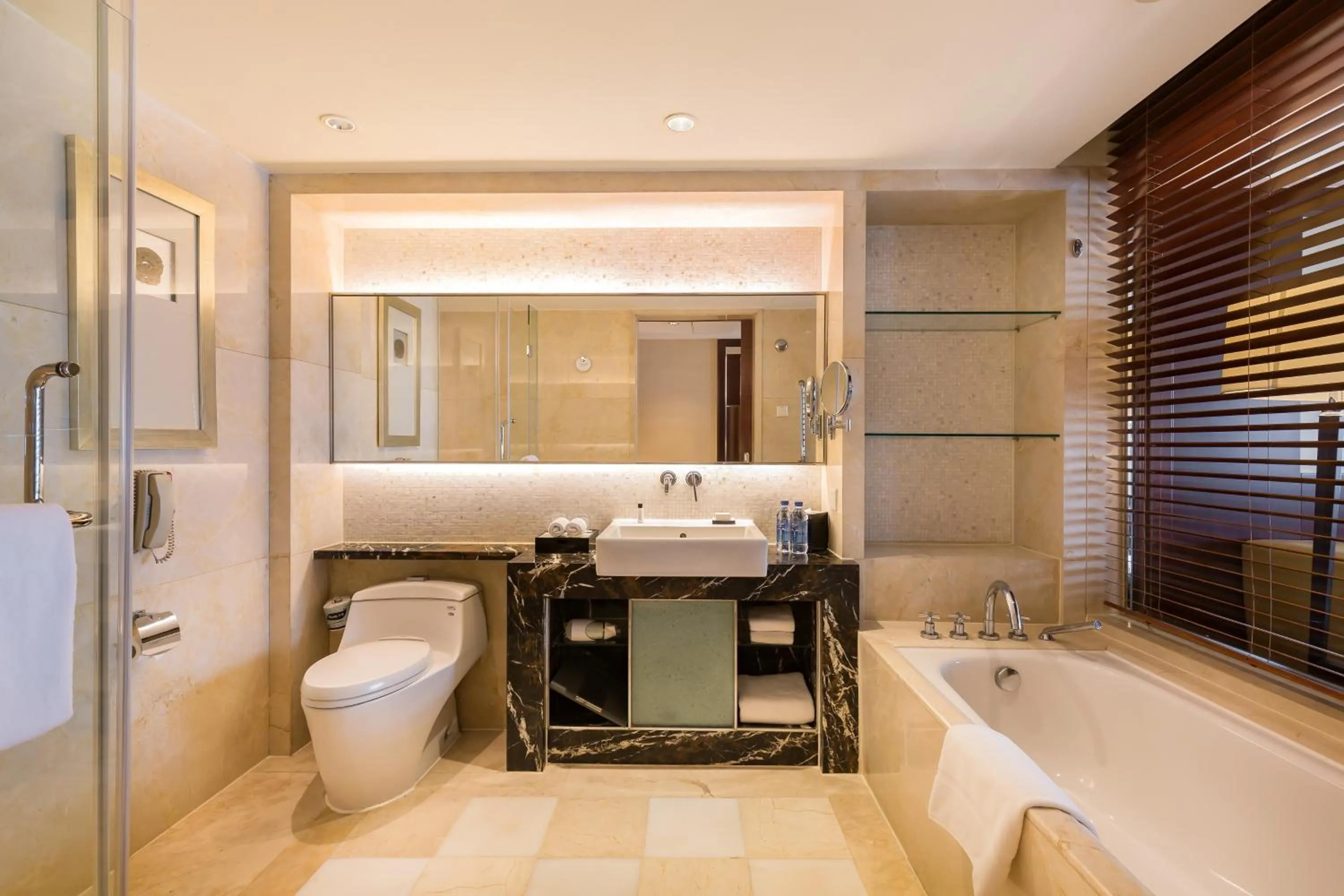 Toilet in Beijing Pudi Hotel