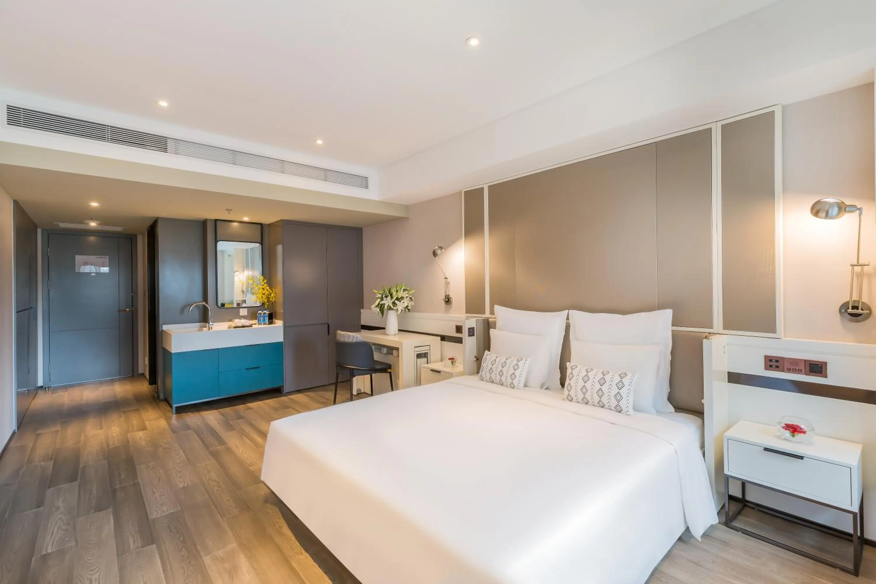 Photo of the whole room, Bed in Beijing Pudi Hotel