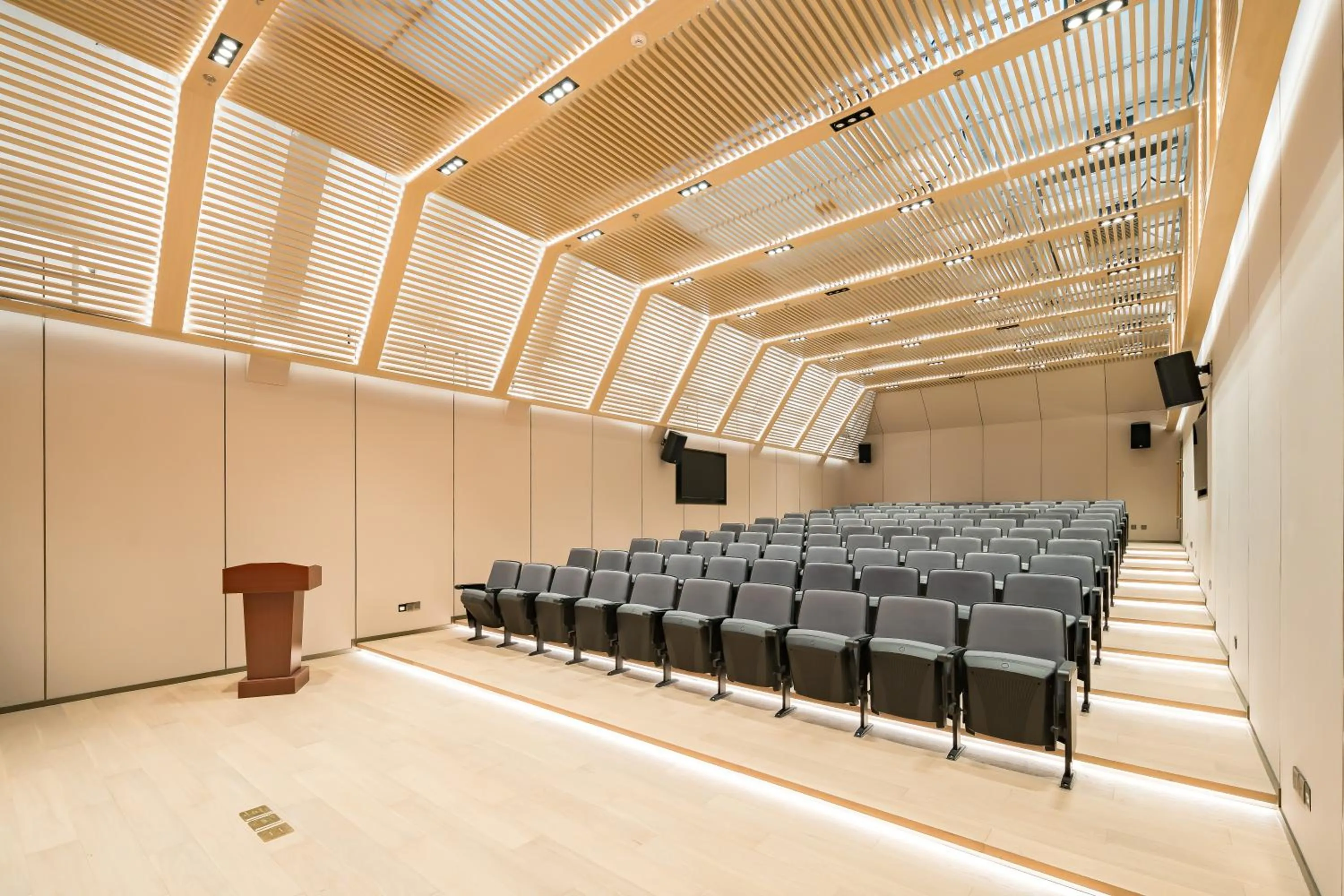 Meeting/conference room in Beijing Pudi Hotel