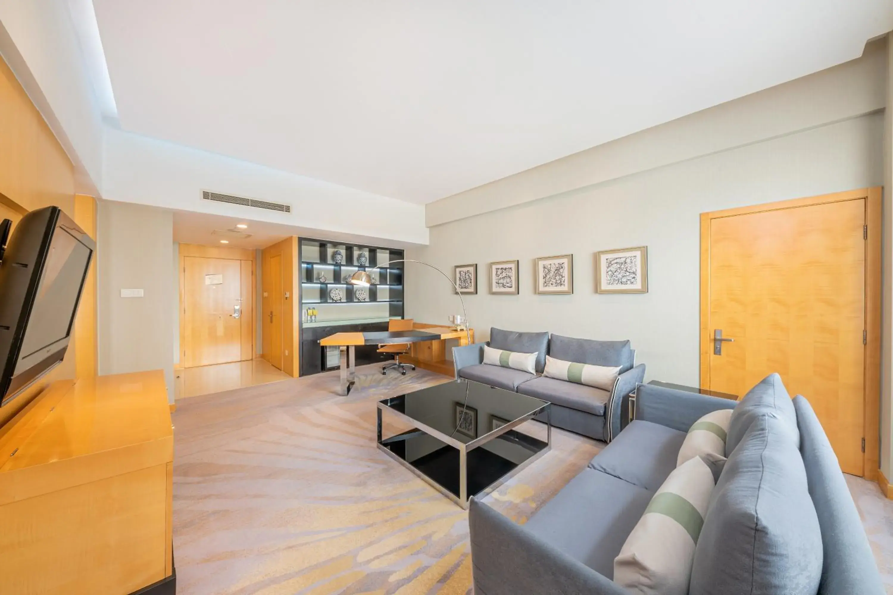 One-Bedroom Suite Separate Bath Walk In Shower in Holiday Inn Beijing Deshengmen by IHG on 2nd Ring Road Extension 10-15 minute taxi ride to Shichahai Lama Temple Drum Tower Close to Beijing North Station for Badaling Great Wall Near Exit B Jishuitan Metro Line 2 One-Bedroom Suite Separate Bath Walk In Shower in Holiday Inn Beijing Deshengmen by IHG on 2nd Ring Road Extension 10-15 minute taxi ride to Shichahai Lama Temple Drum Tower Close to Beijing North Station for Badaling Great Wall Near Exit B Jishuitan Metro Line 2