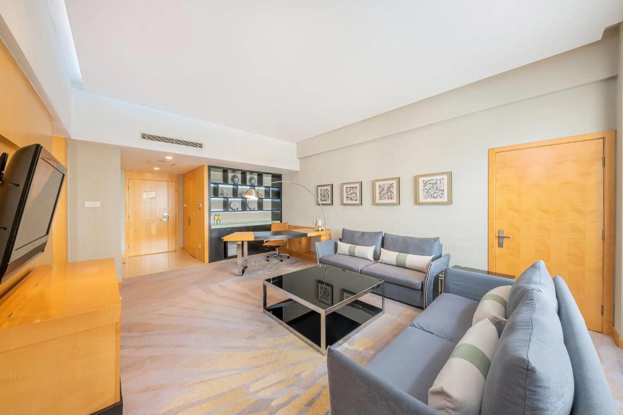 Photo of the whole room in Holiday Inn Beijing Deshengmen by IHG on 2nd Ring Road Extension 10-15 minute taxi ride to Shichahai Lama Temple Drum Tower Close to Beijing North Station for Badaling Great Wall Near Exit B Jishuitan Metro Line 2