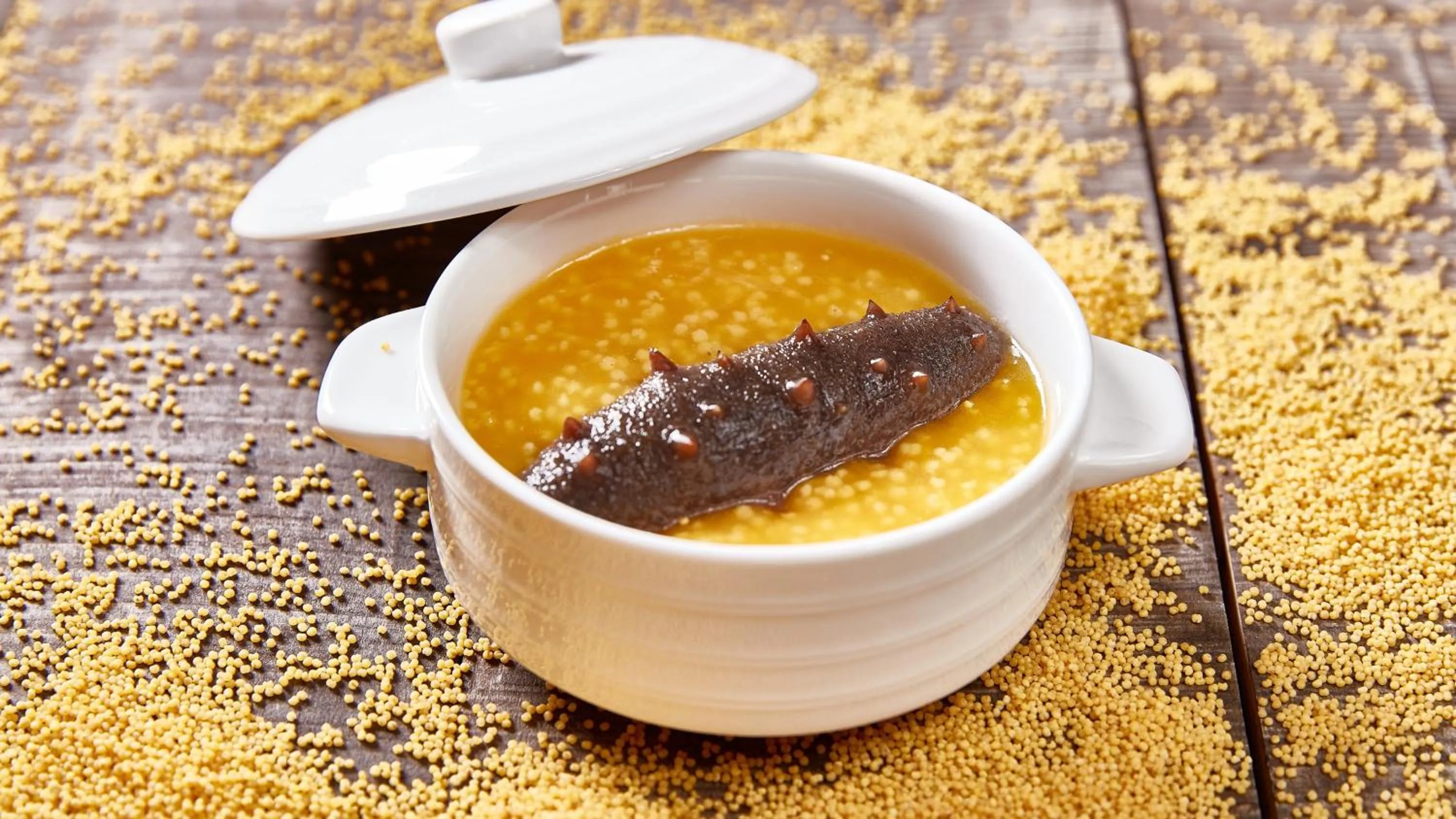 Restaurant/places to eat in Holiday Inn Beijing Deshengmen by IHG on 2nd Ring Road Extension 10-15 minute taxi ride to Shichahai Lama Temple Drum Tower Close to Beijing North Station for Badaling Great Wall Near Exit B Jishuitan Metro Line 2