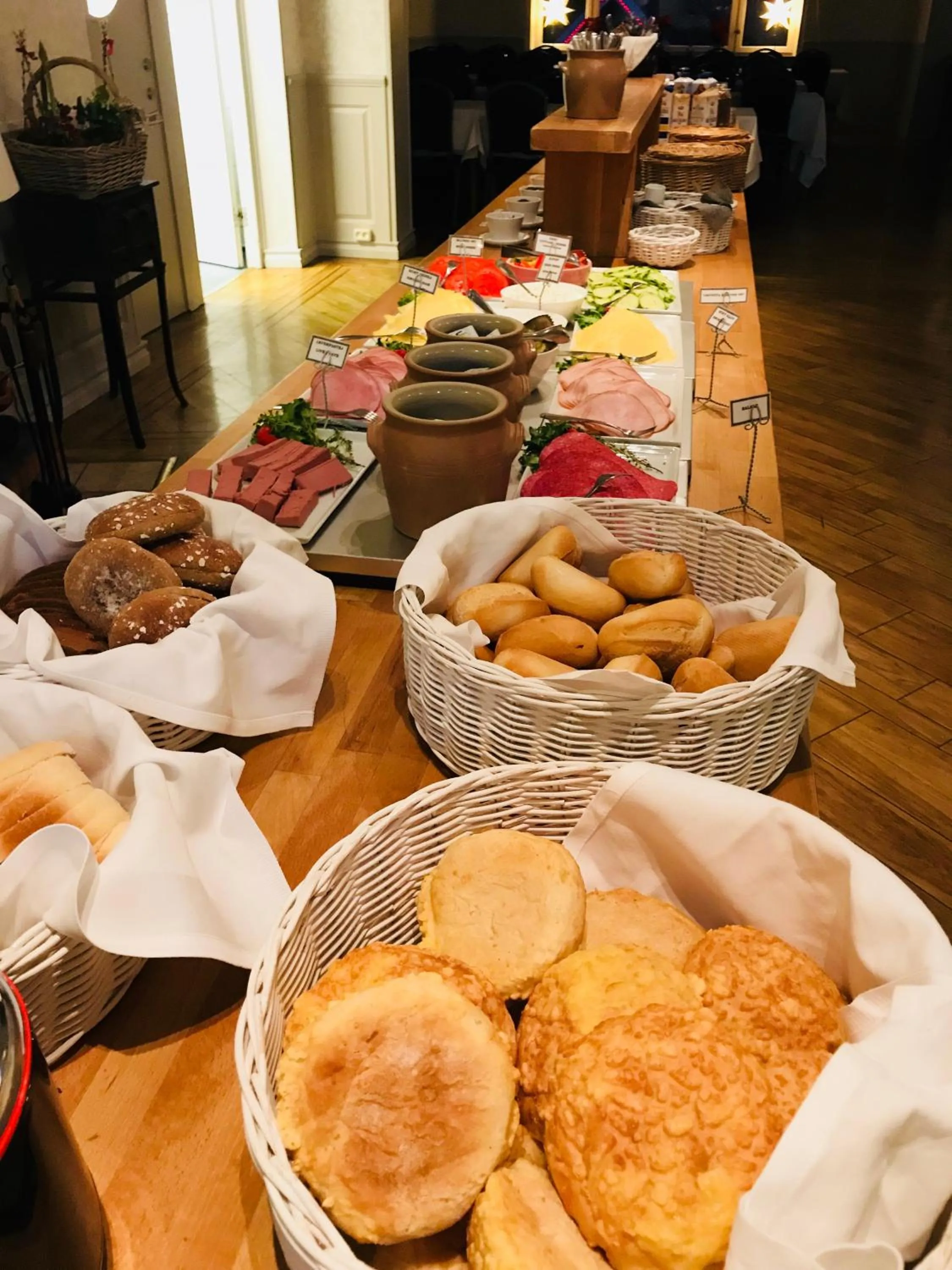 Continental breakfast in Nynäsgården Hotell & Konferens