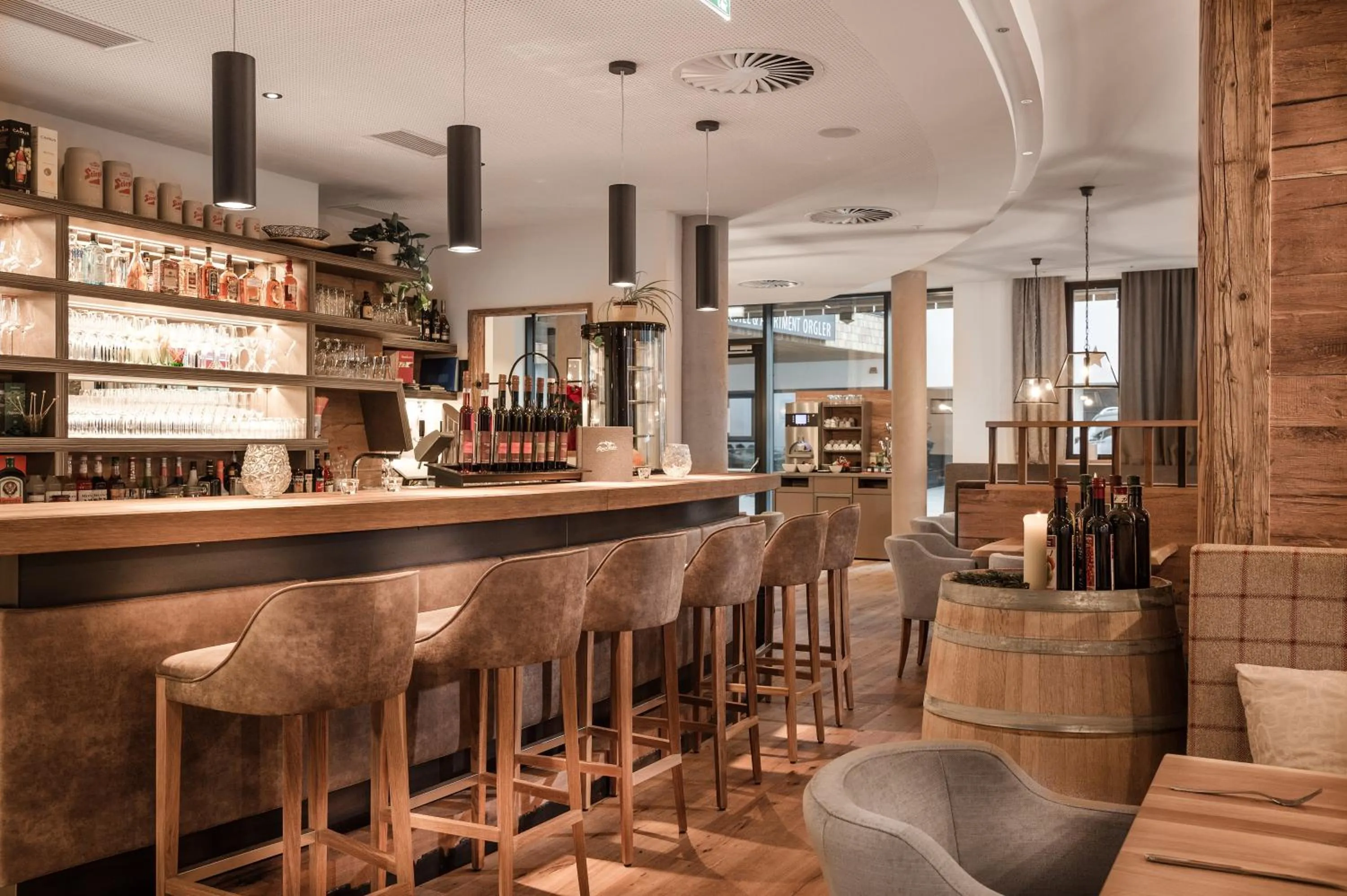 Restaurant/places to eat in AlpenParks Hotel & Apartment Orgler Kaprun