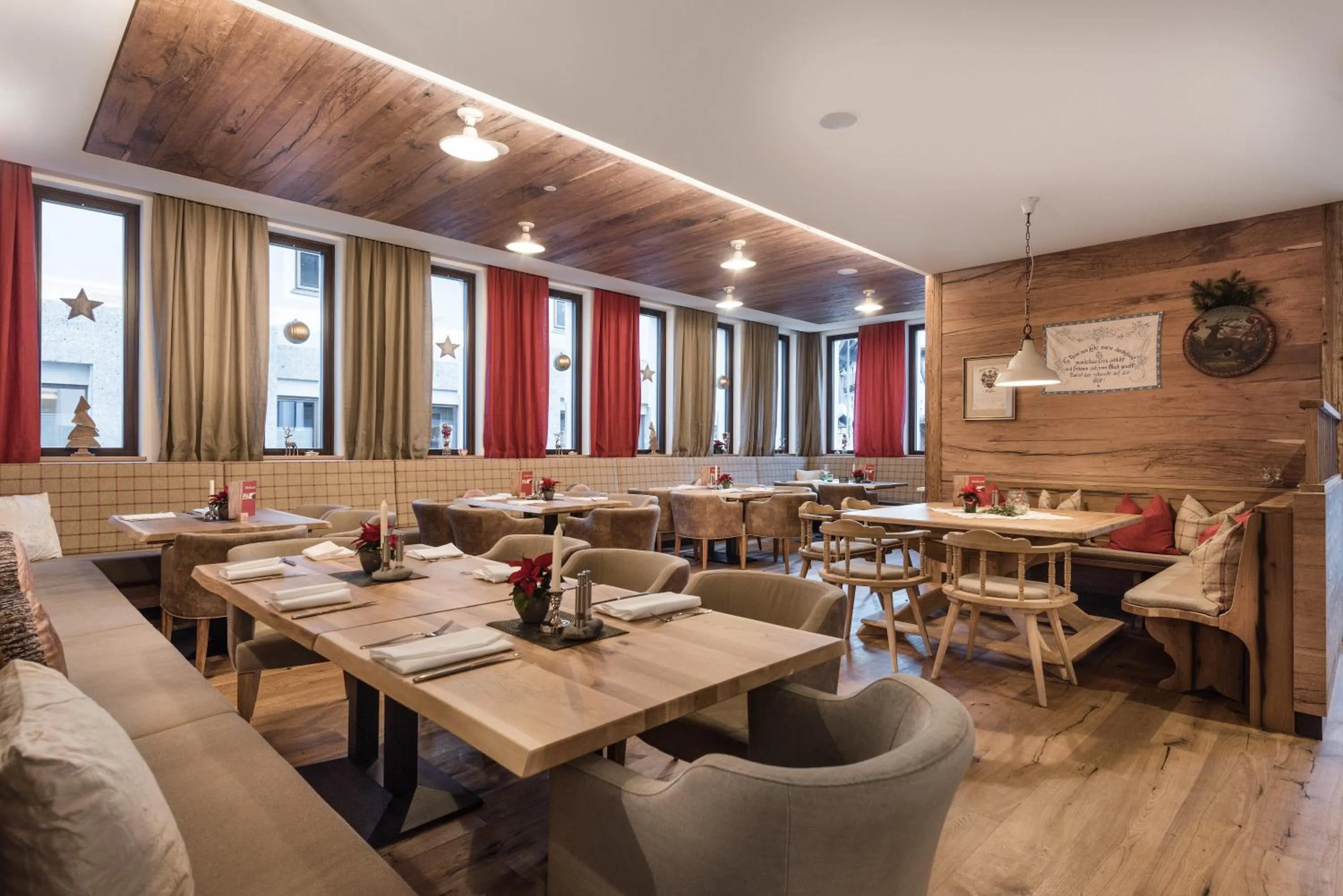 Restaurant/places to eat in AlpenParks Hotel & Apartment Orgler Kaprun