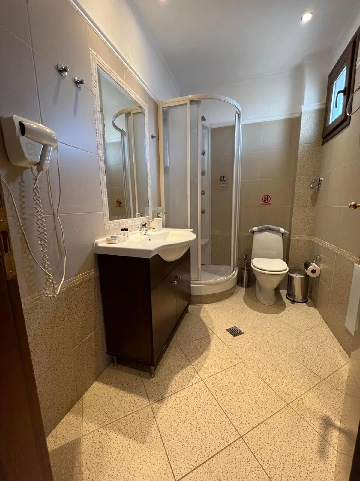 Toilet in Kappa Rooms