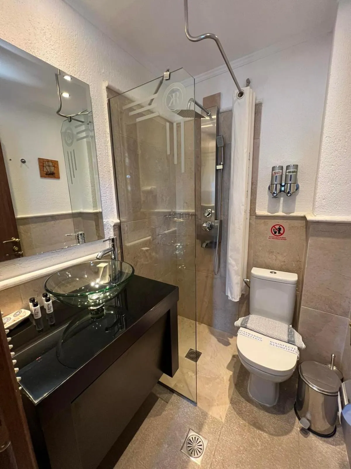 Bathroom in Kappa Rooms