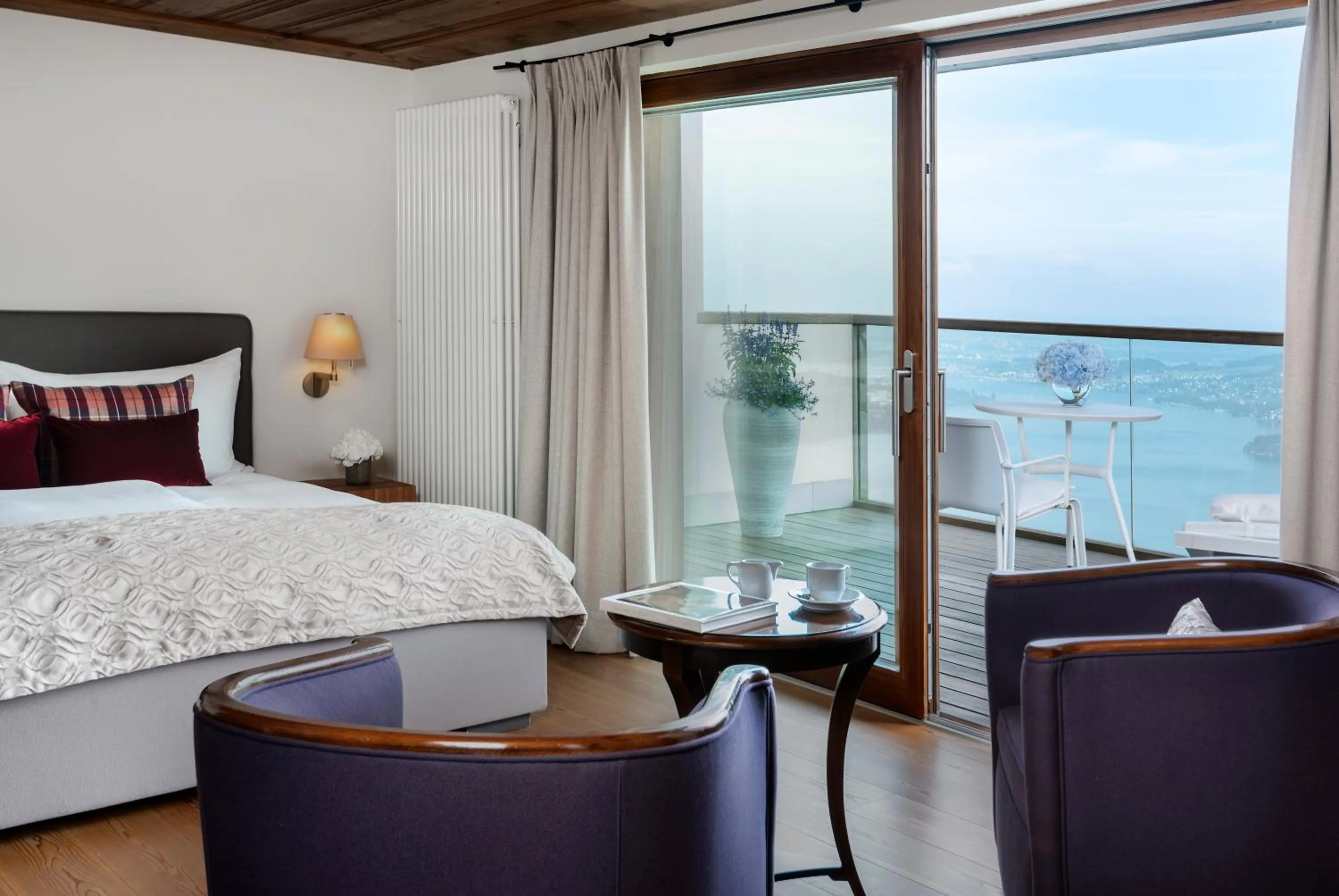 Bed in Bürgenstock Hotel & Alpine Spa