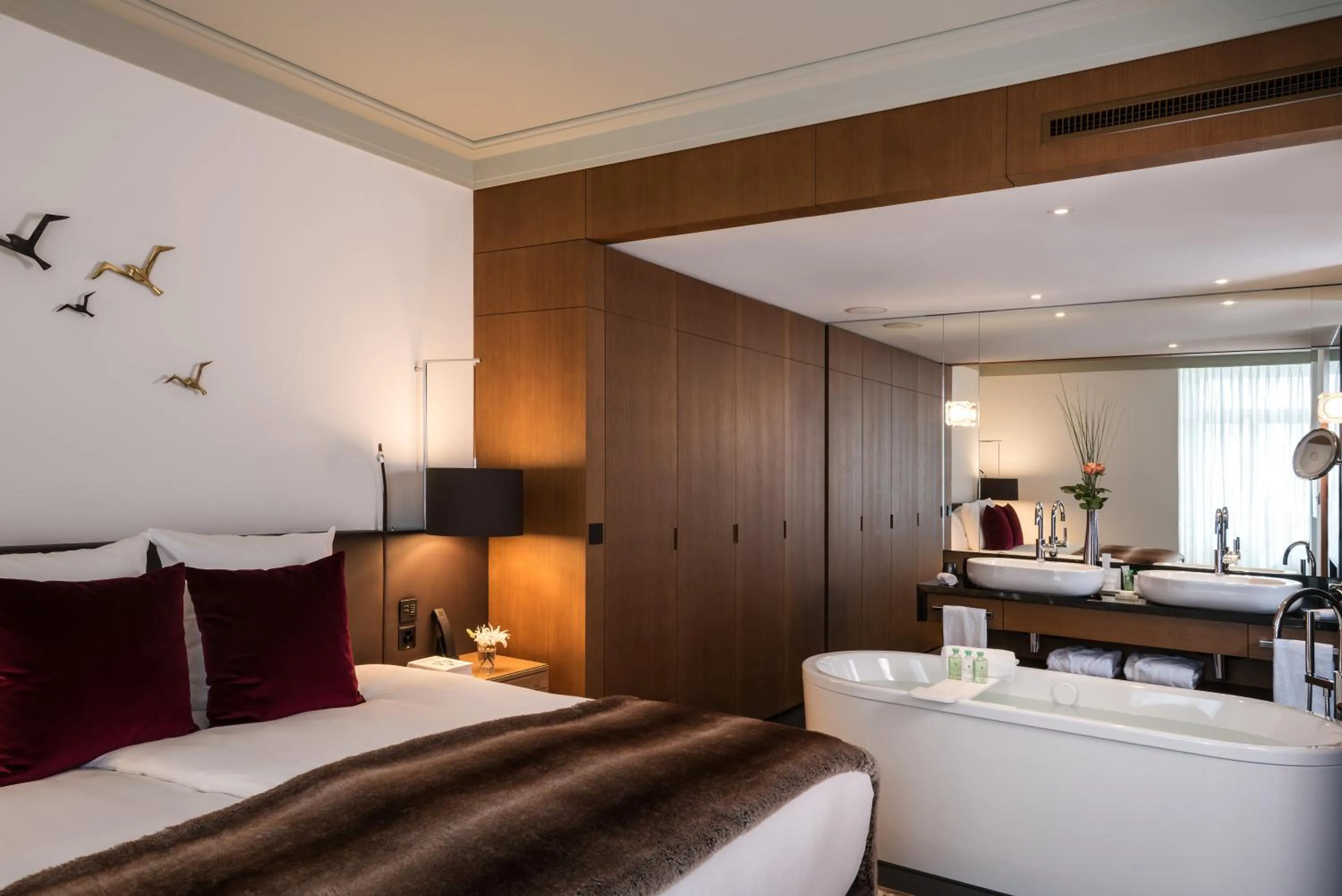 Bed in Bürgenstock Hotel & Alpine Spa