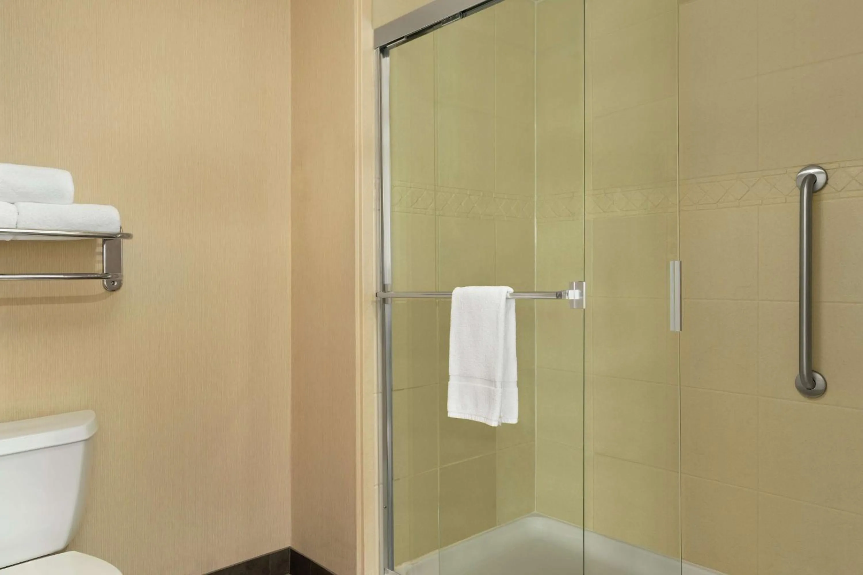 Shower in Homewood Suites by Hilton Allentown-Bethlehem Airport