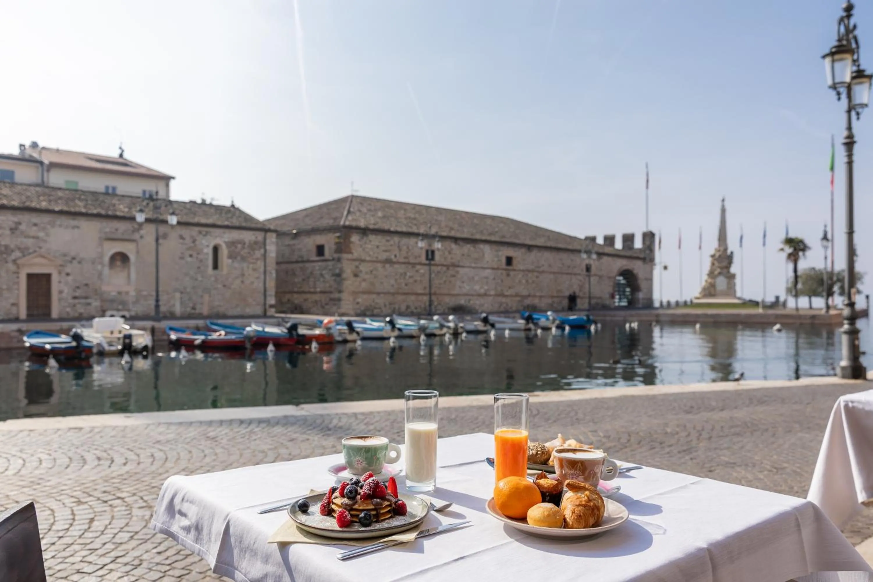 Lake view in Hotel alla Grotta
