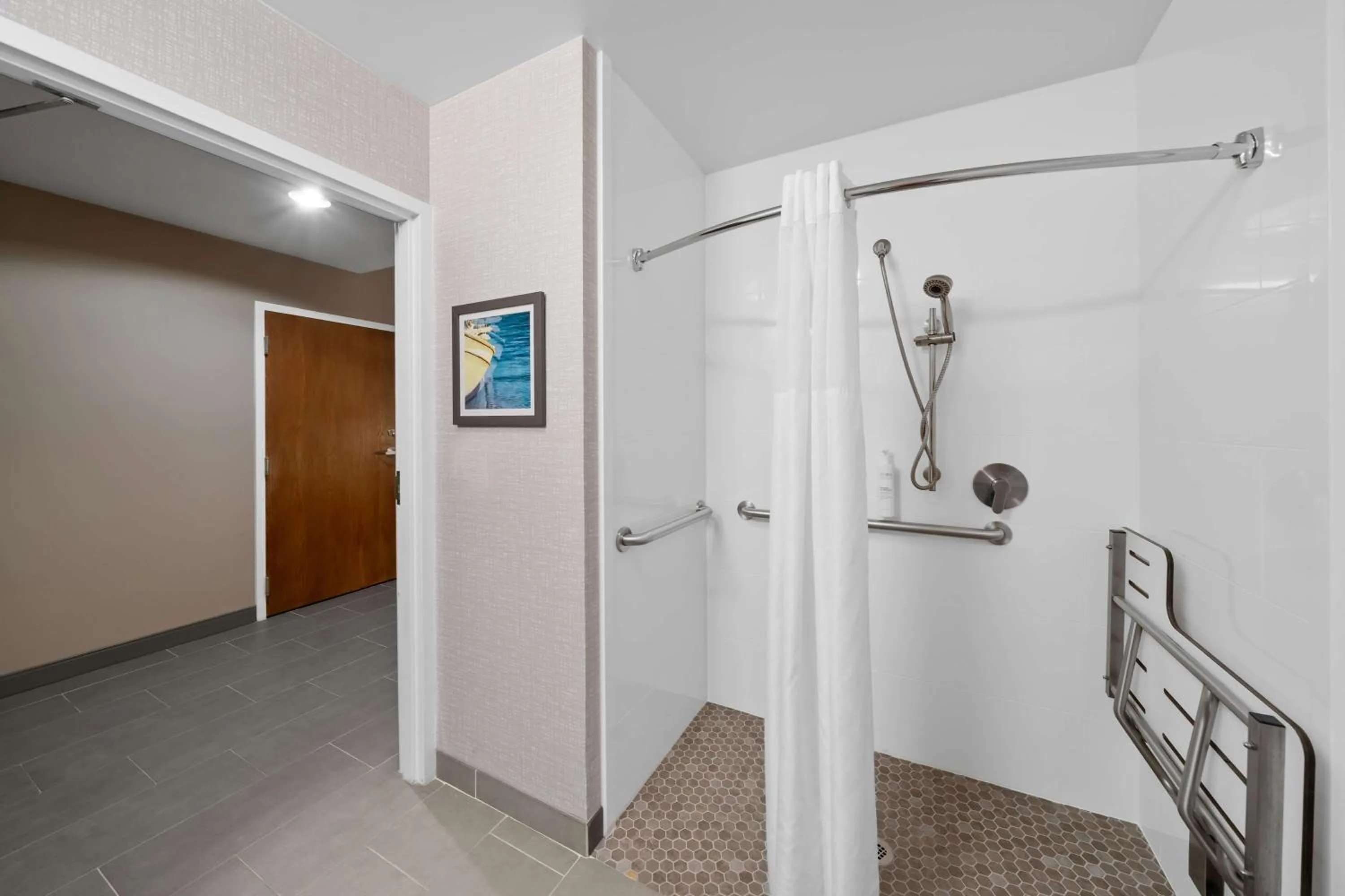 Bathroom in Hampton Inn Franklin