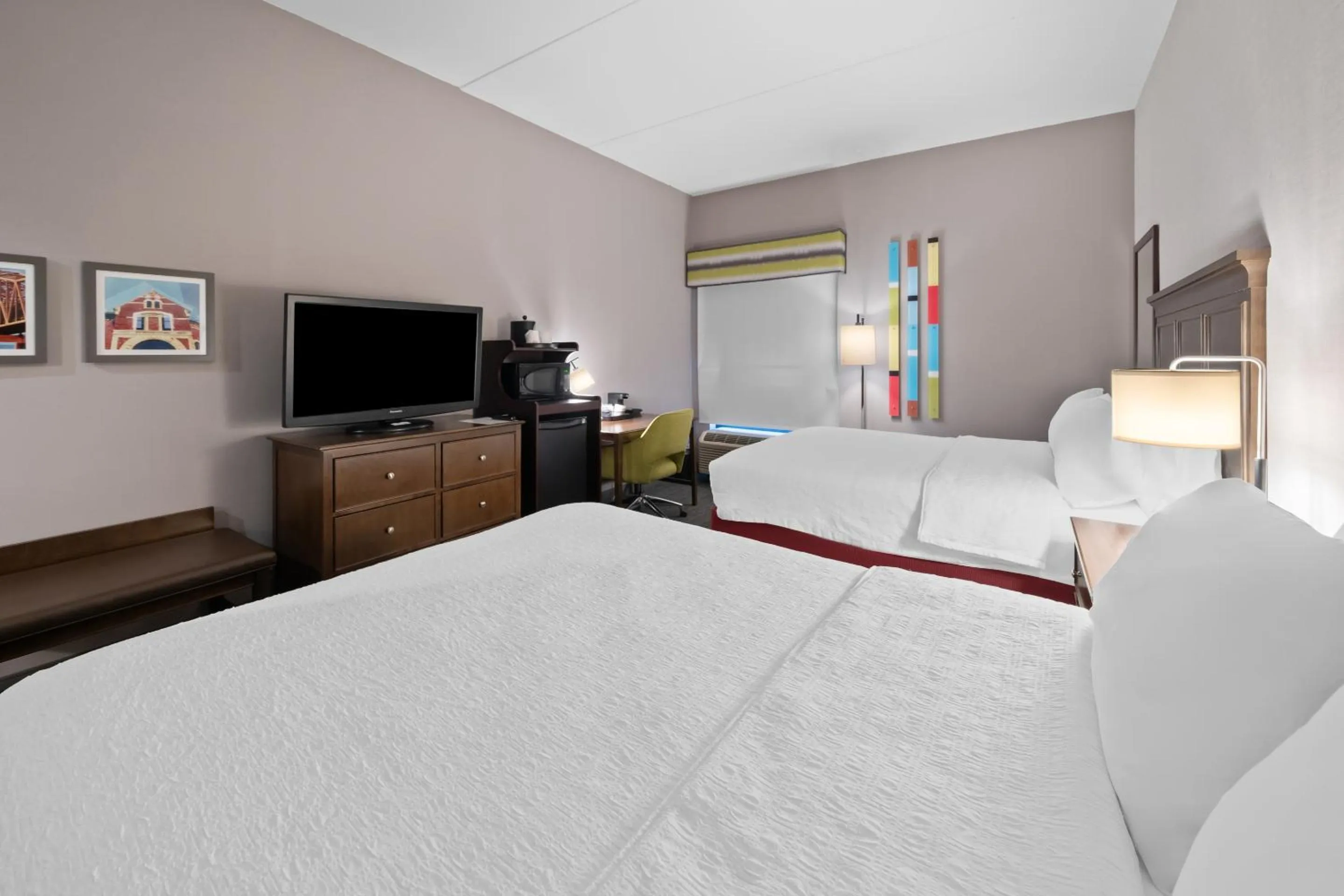 Bed in Hampton Inn Franklin