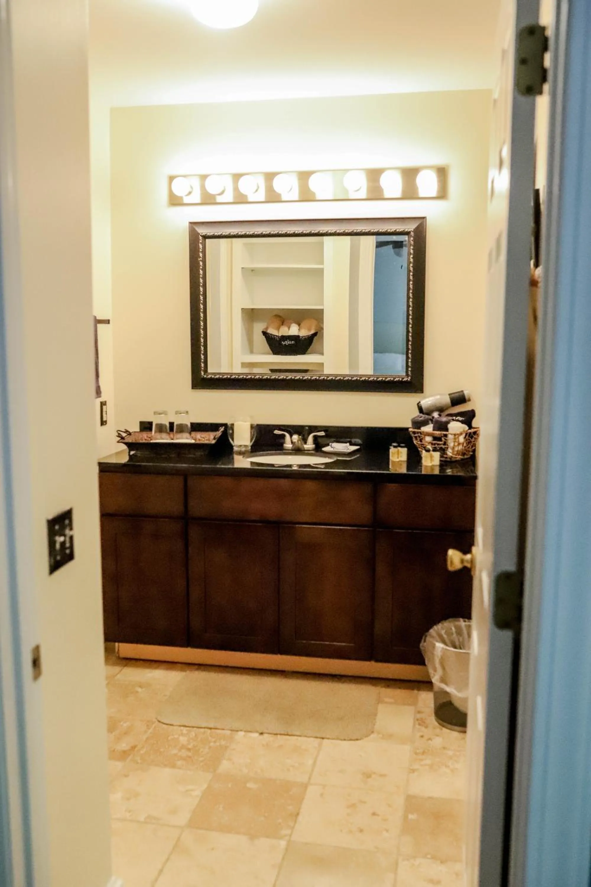 Early Inn at the Grove