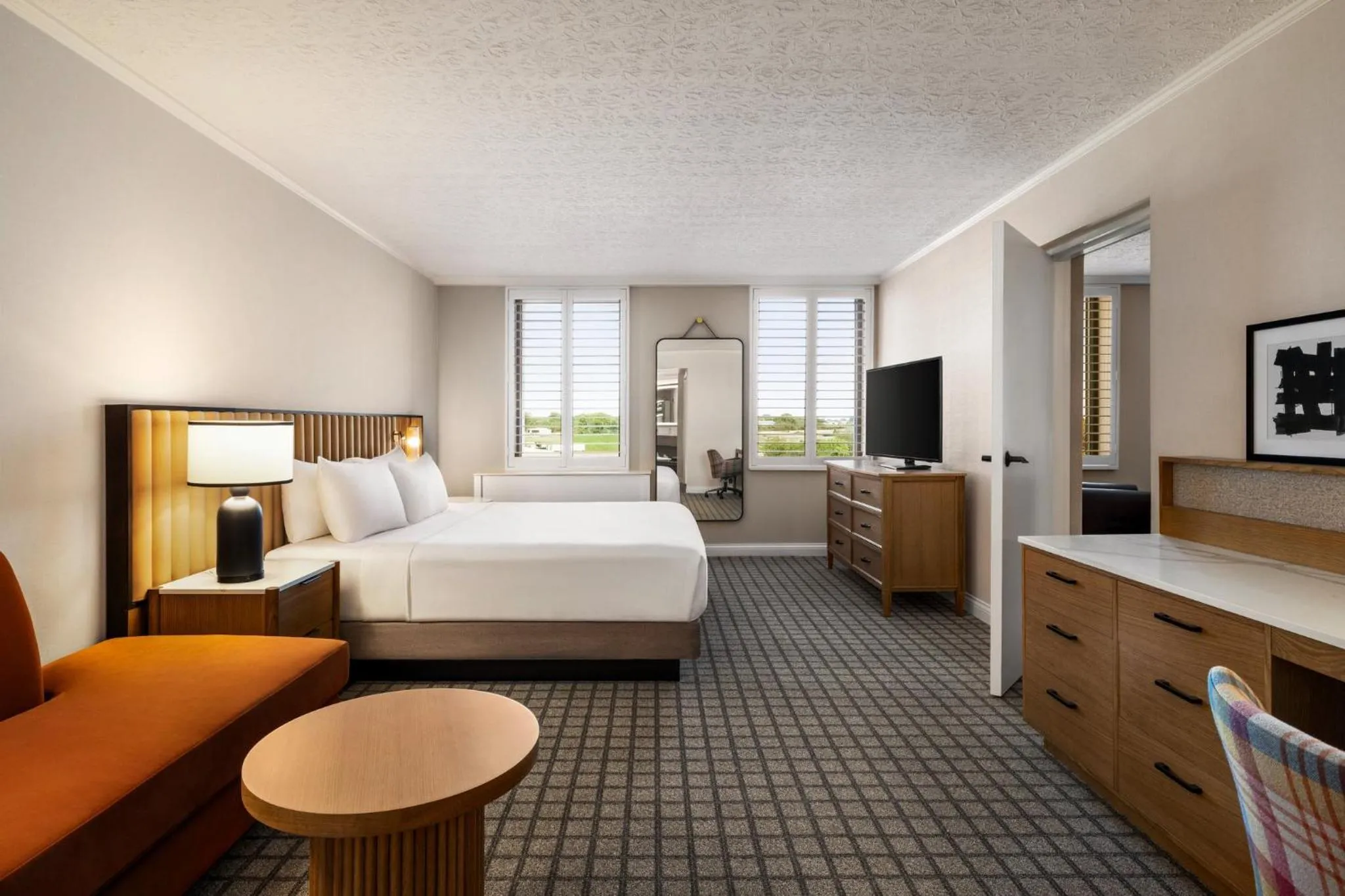 Photo of the whole room, Bed in Crowne Plaza Louisville Airport Expo Ctr by IHG
