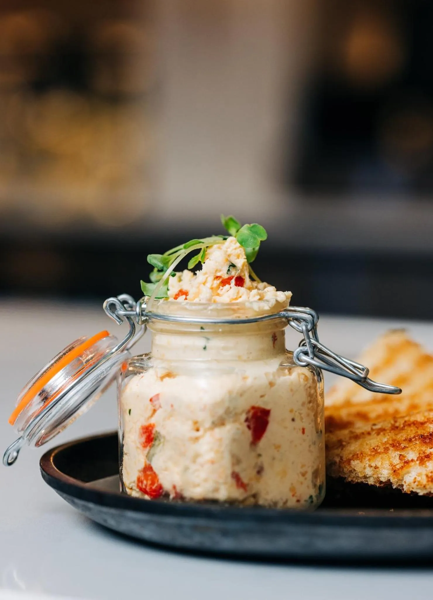 Restaurant/places to eat in Crowne Plaza Louisville Airport Expo Ctr by IHG