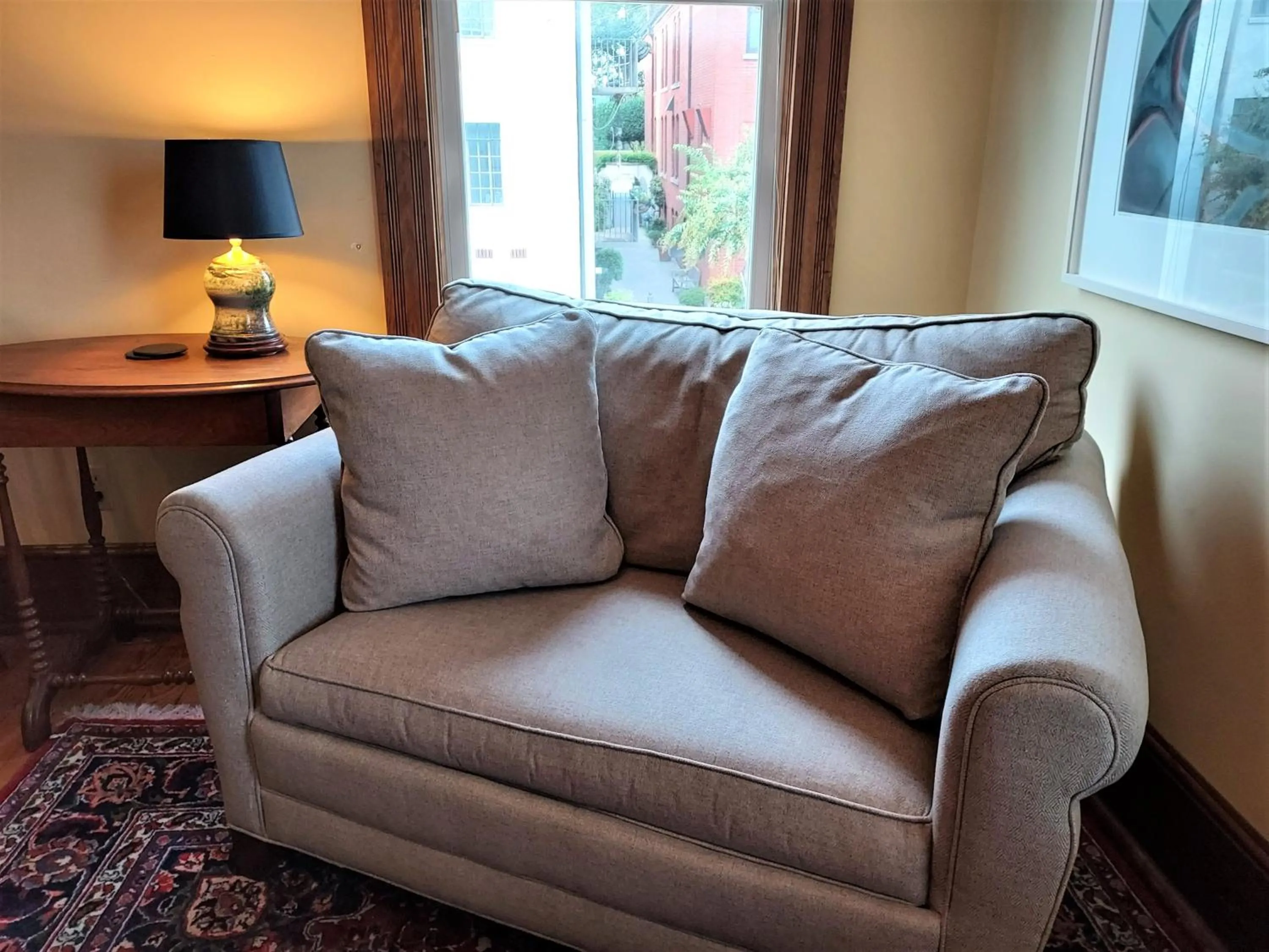 Seating area in Bluff View Inn