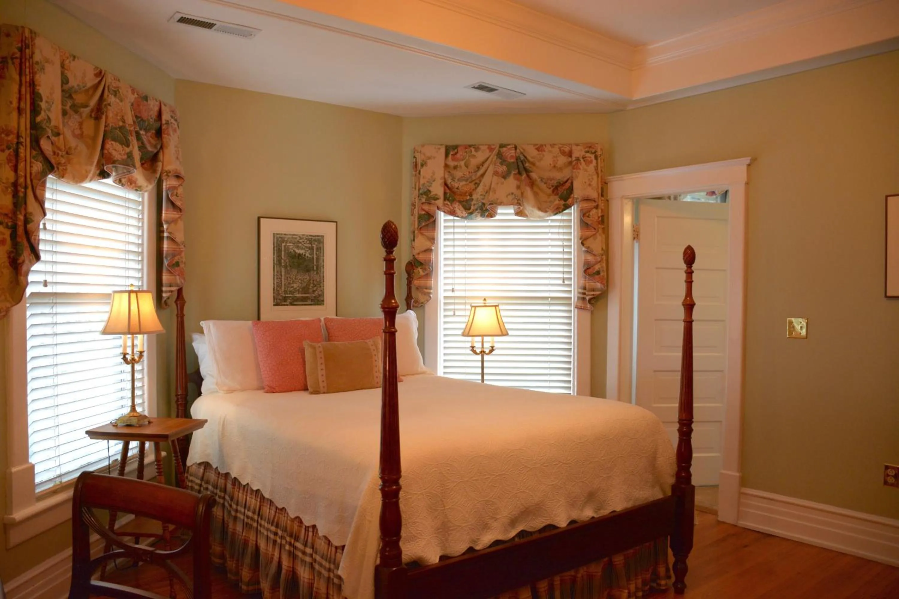 Bed in Bluff View Inn