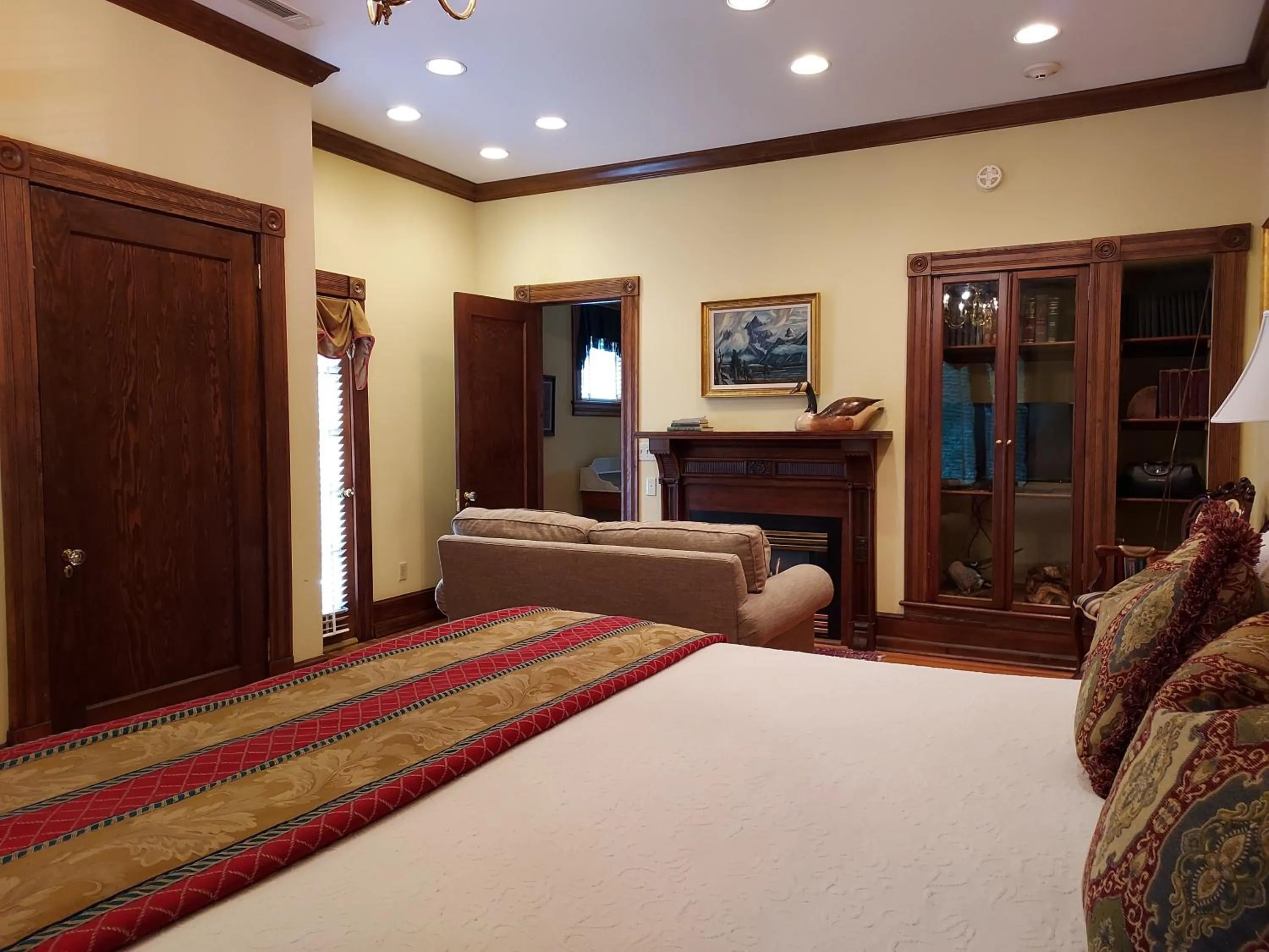 Bed in Bluff View Inn