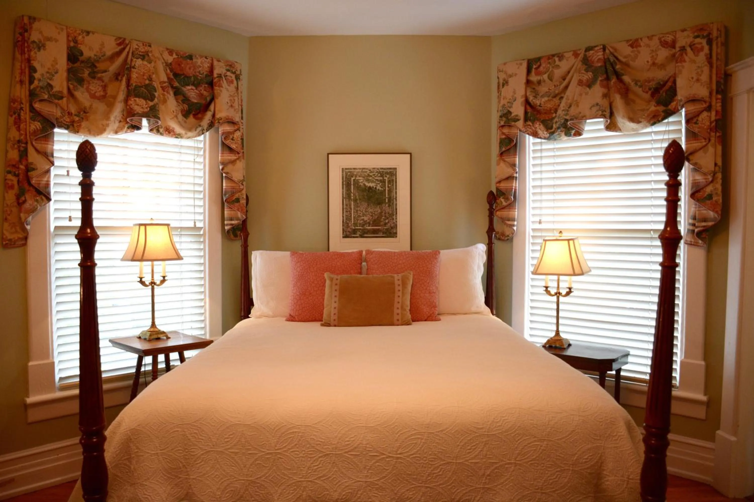 Bed in Bluff View Inn