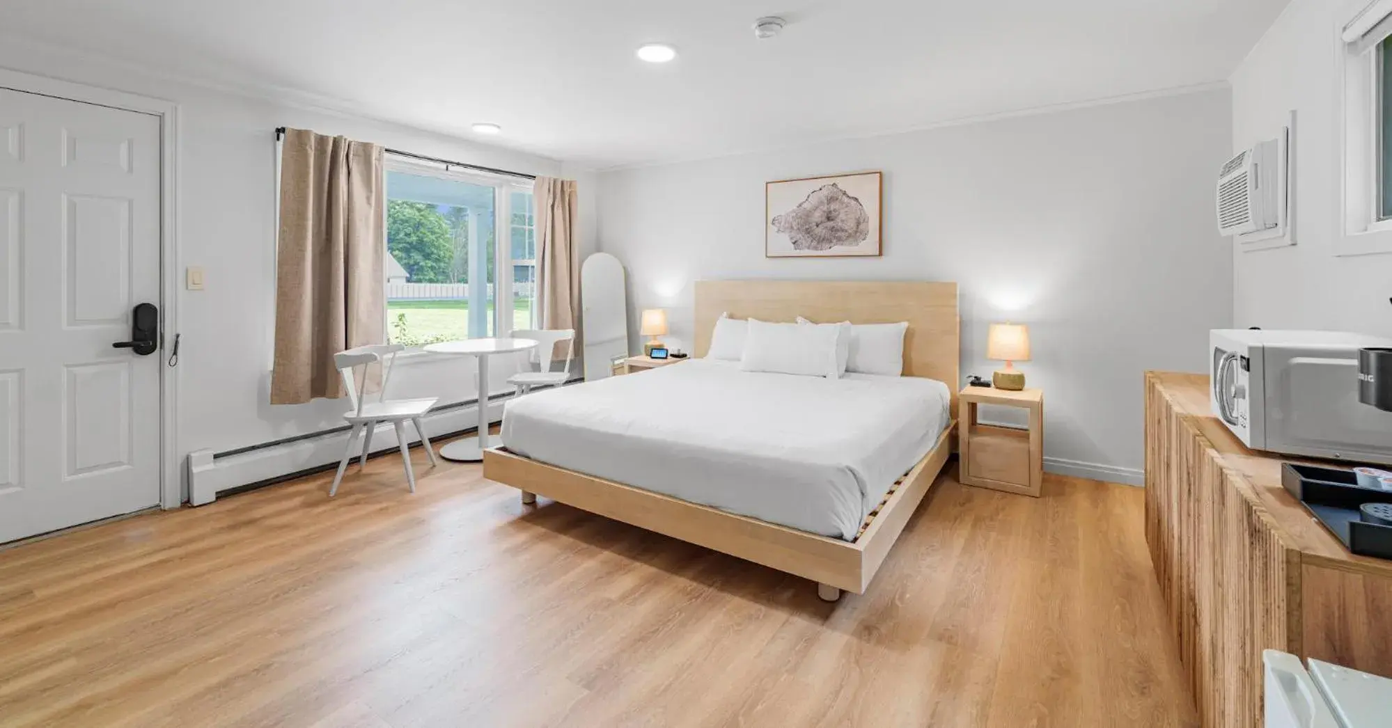 Deluxe King Room in Aspen at Manchester Deluxe King Room in Aspen at Manchester