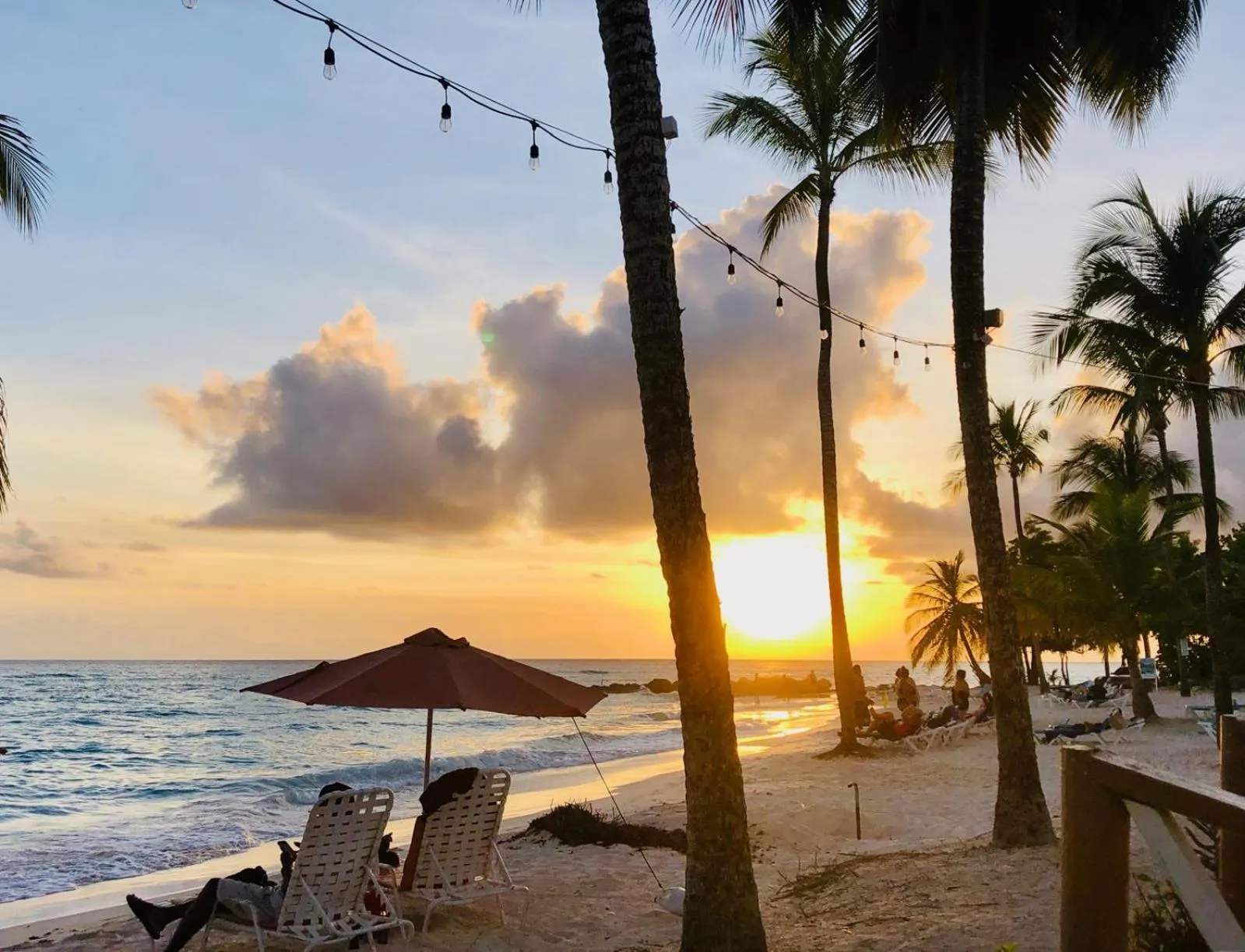 Sunset in Melrose Beach Apartments Inc