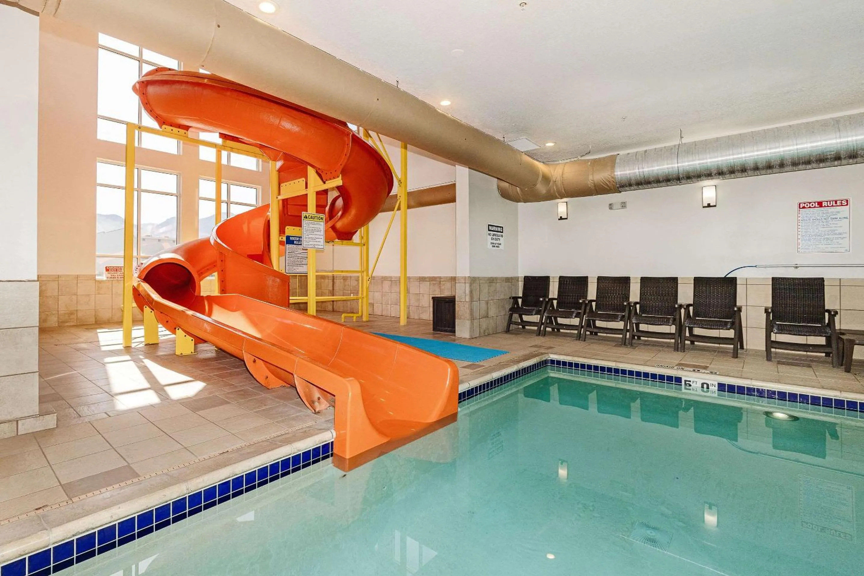 Swimming pool in Comfort Inn & Suites Logan Near University