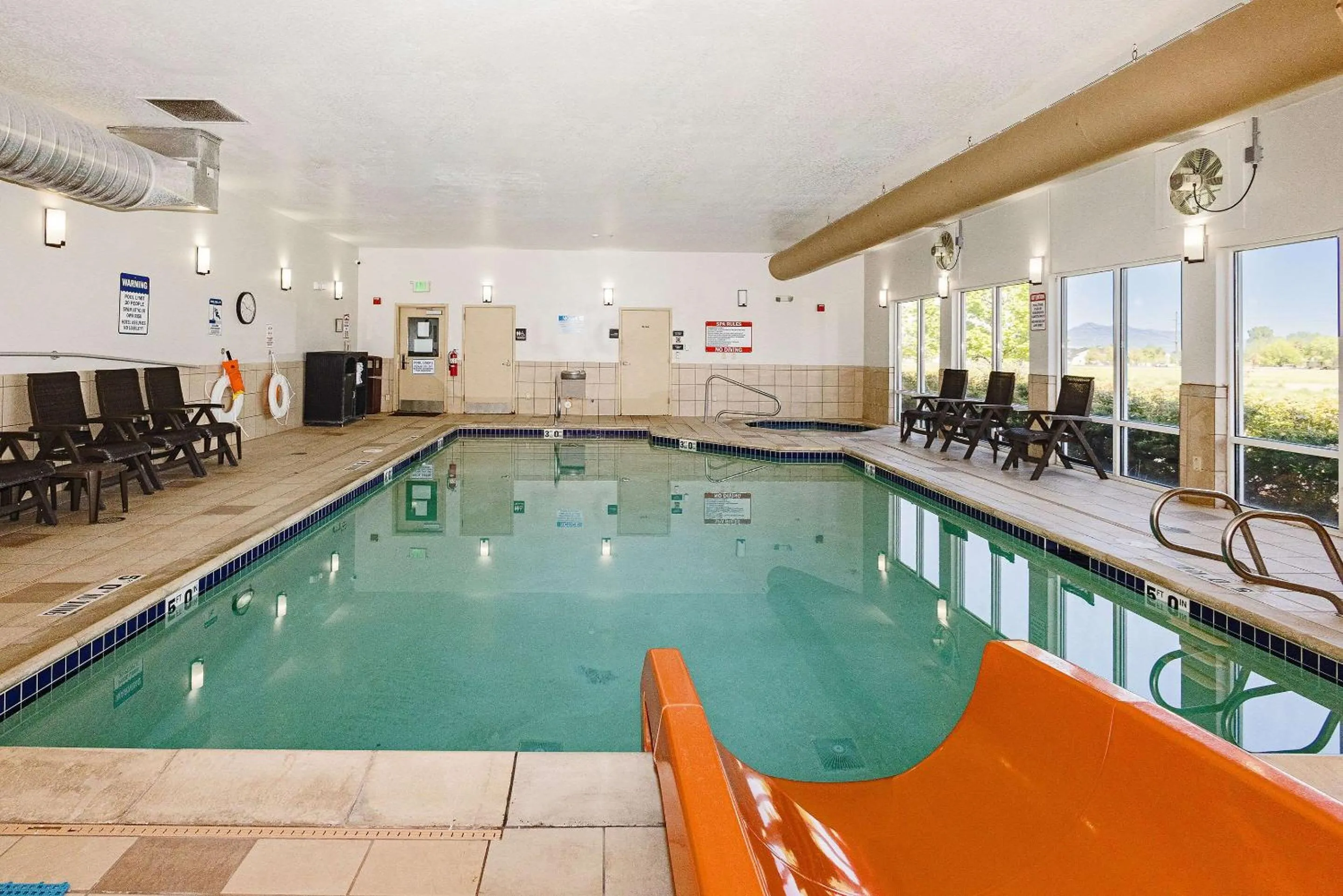 Swimming pool in Comfort Inn & Suites Logan Near University