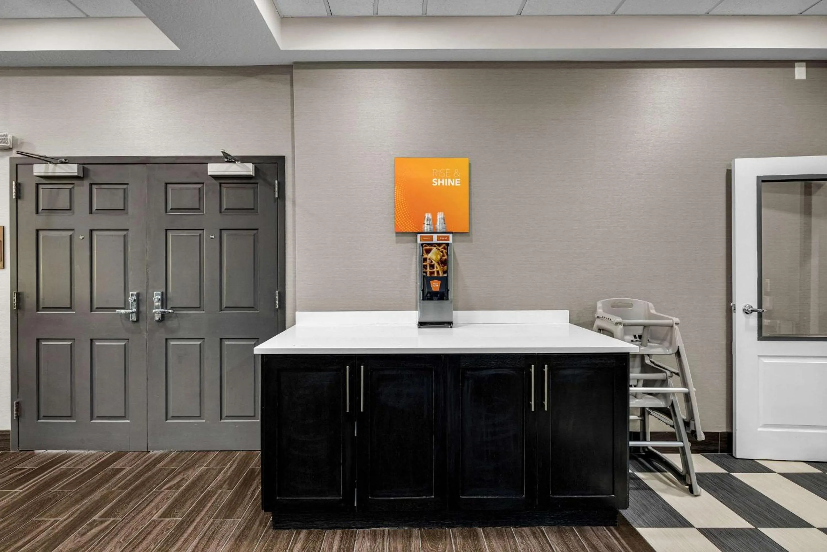 Breakfast in Comfort Inn & Suites Logan Near University